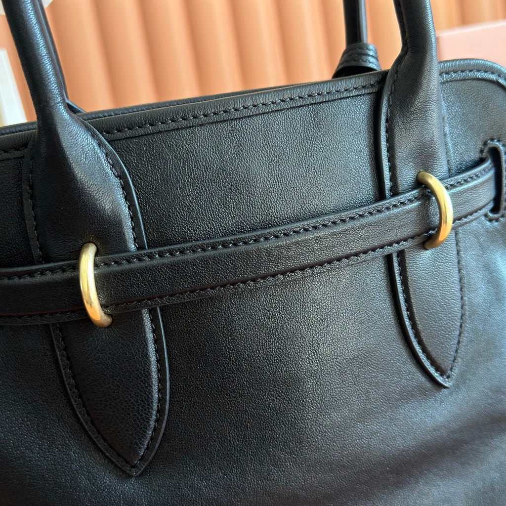 MIU MIU MIUMIU 26S BORSA AVENTURE BAG 30 IN BLACK CALFSKIN GOLD HARDWARE