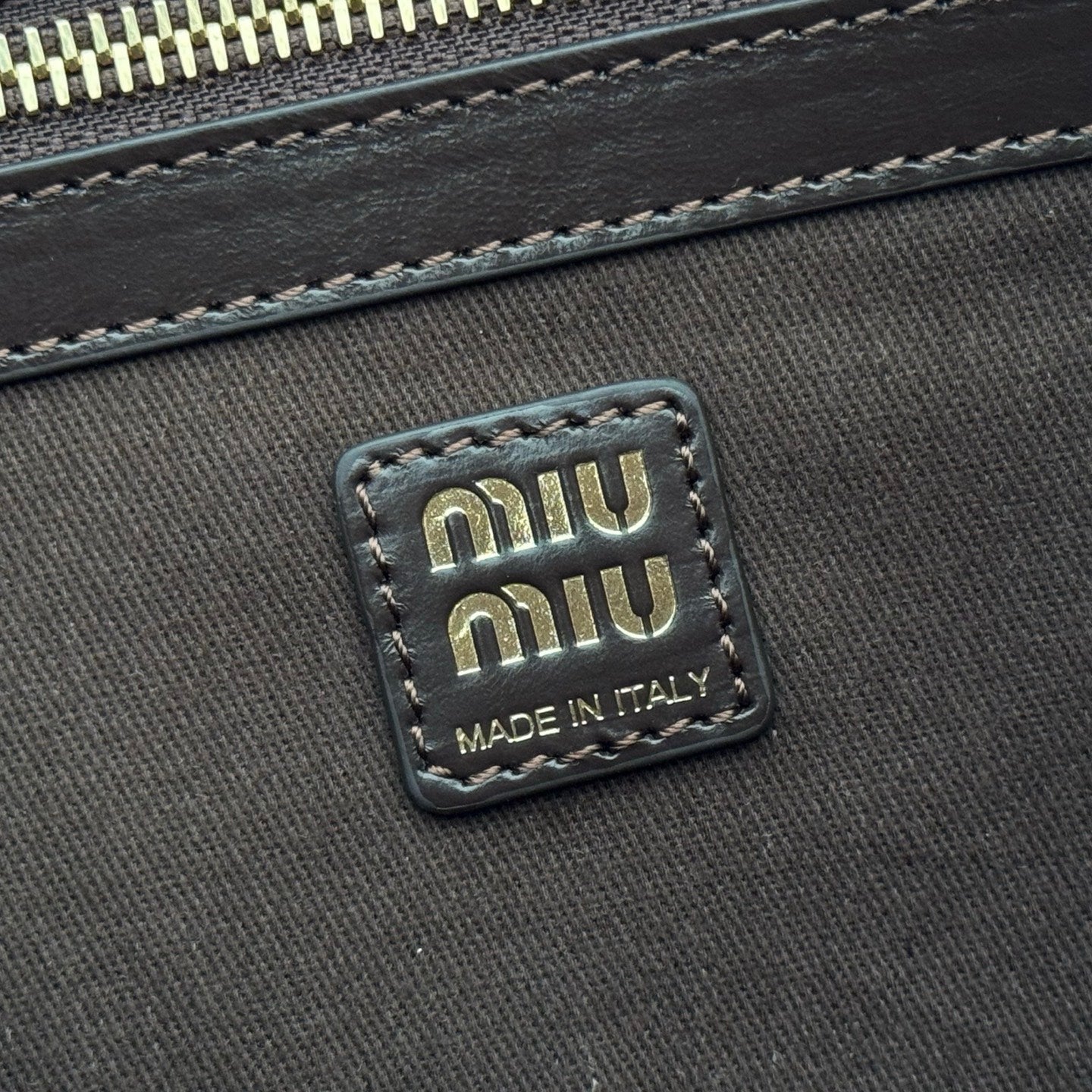 MIU MIU MIUMIU 26S IVY 40 TOTE IN DARK BROWN PATENT CALFSKIN
