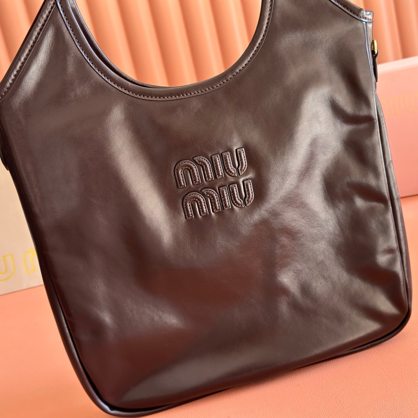 MIU MIU MIUMIU 26S IVY 40 TOTE IN DARK BROWN PATENT CALFSKIN
