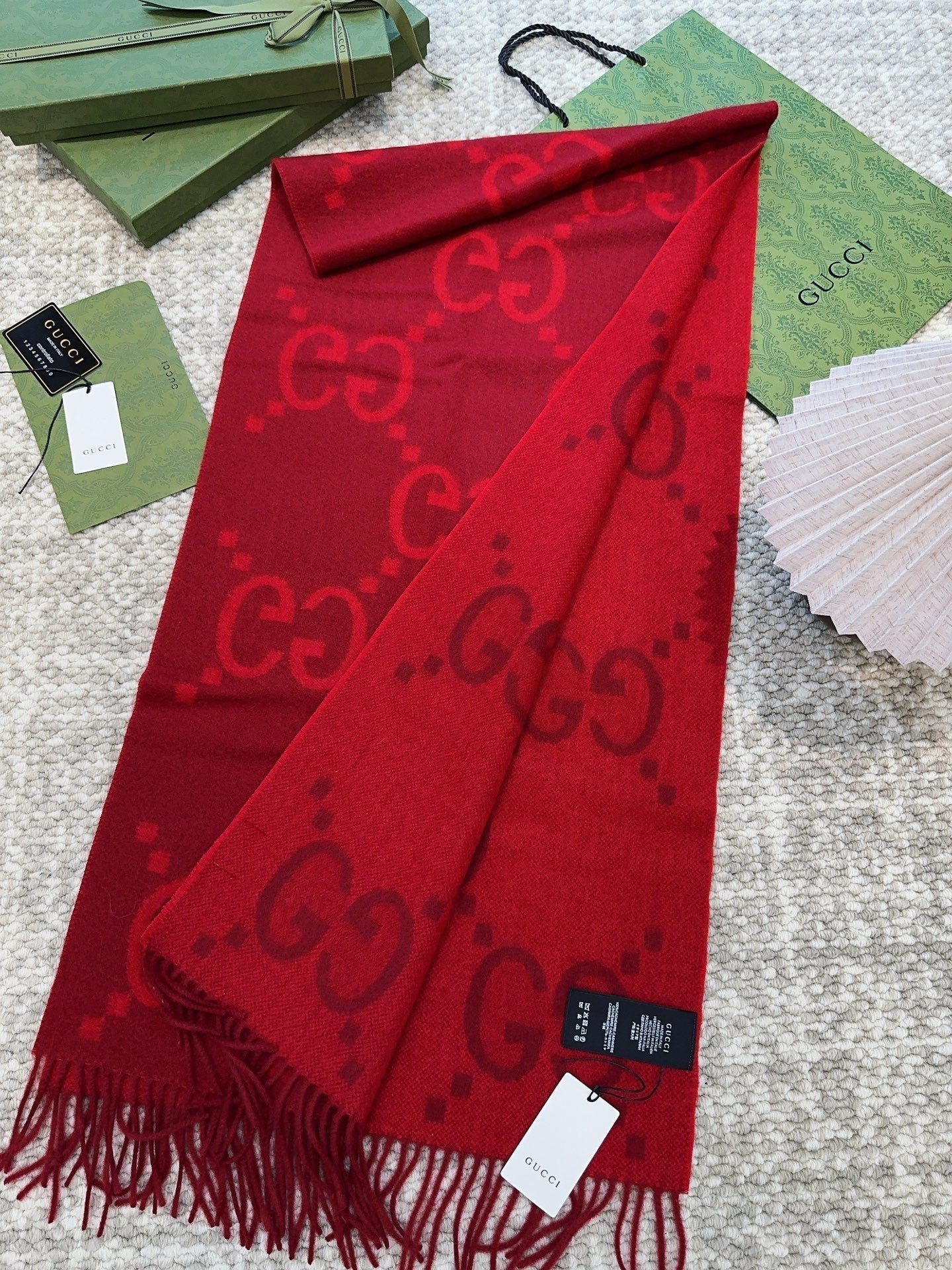 GUCCI SCARF 200 CM IN CHERRY RED CASHMERE 396378