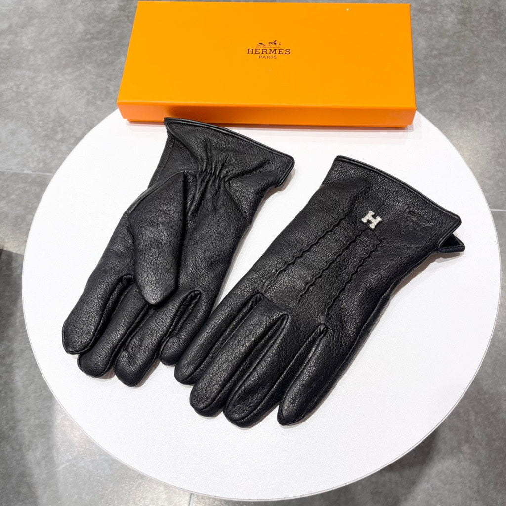 HERMES GLOVES IN BLACK DEERSKIN AND FLEECE LINING 228487
