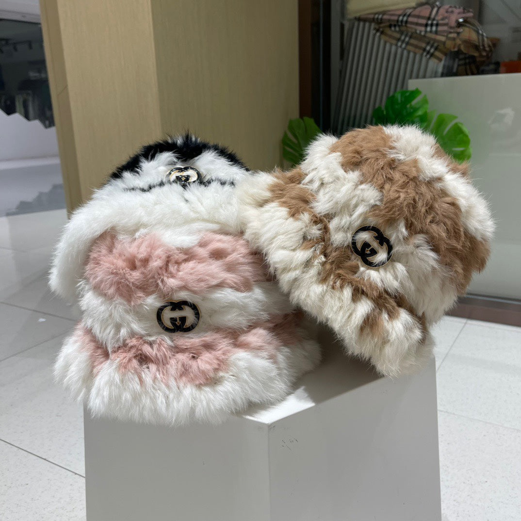 GUCCI BUCKET HAT IN LIGHT PINK MIX WHITE RABBIT FUR 404639