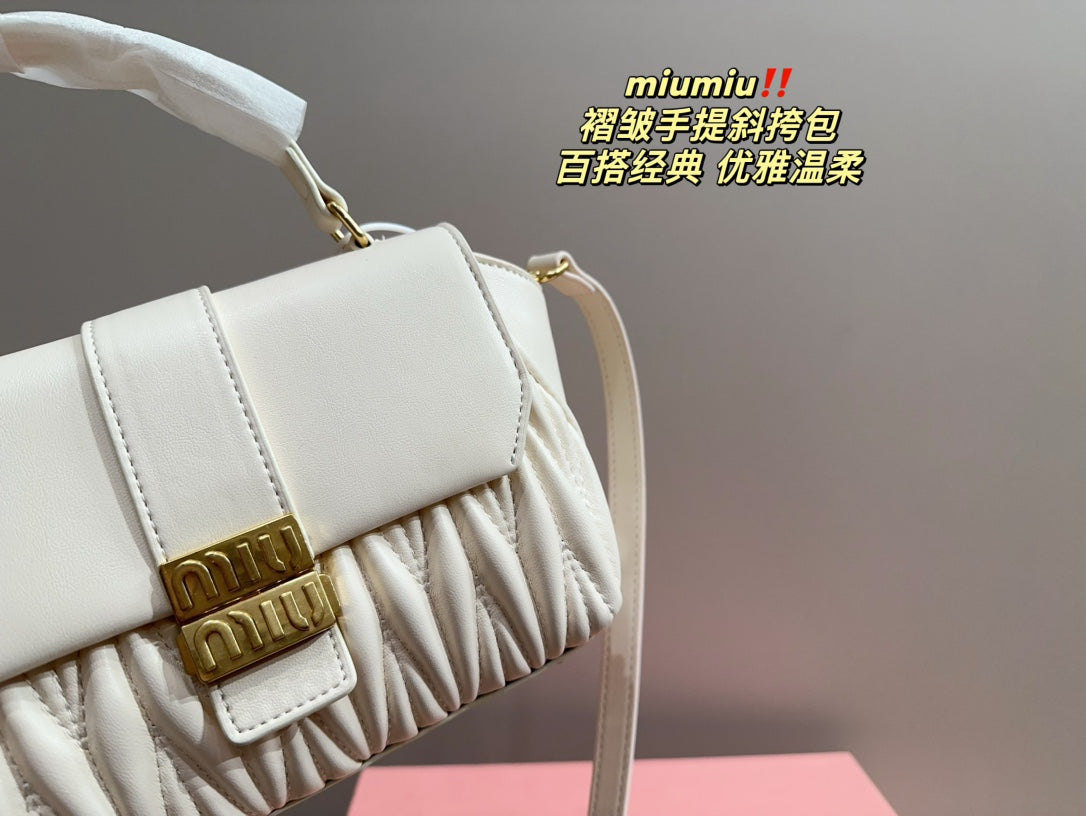 MIU MIU HANDBAG 20 IN WHITE CALFSKIN