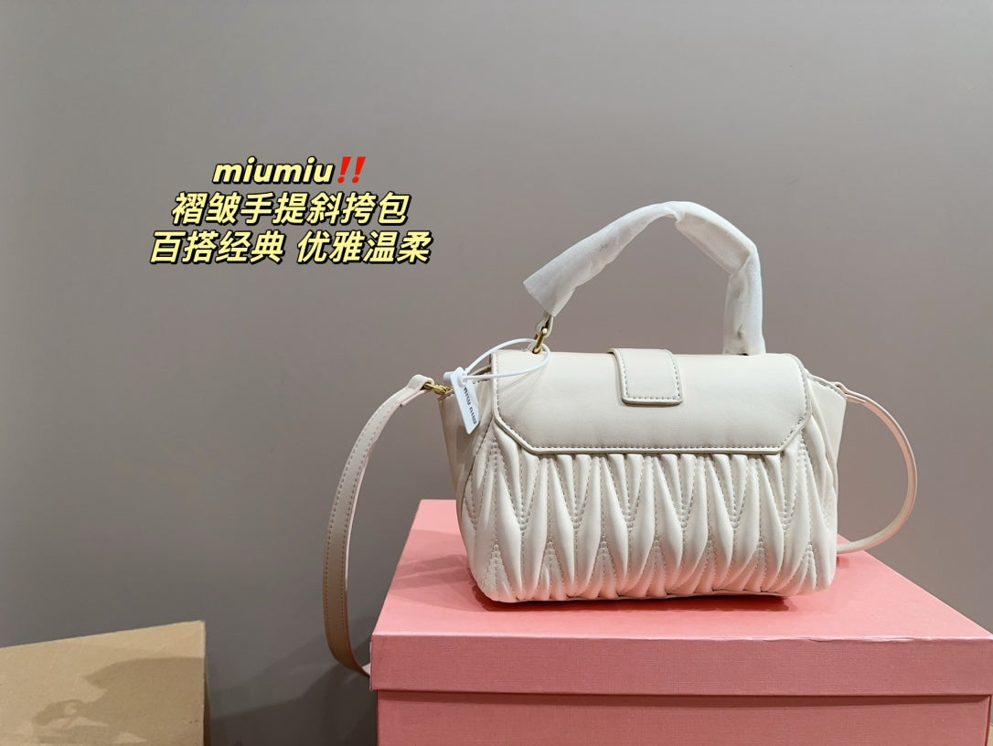 MIU MIU HANDBAG 20 IN WHITE CALFSKIN