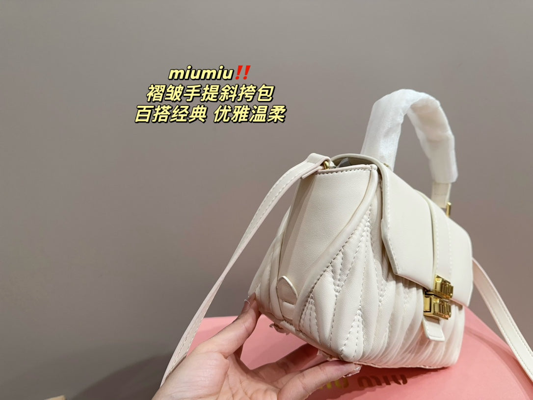 MIU MIU HANDBAG 20 IN WHITE CALFSKIN