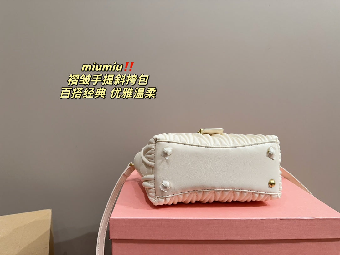 MIU MIU HANDBAG 20 IN WHITE CALFSKIN