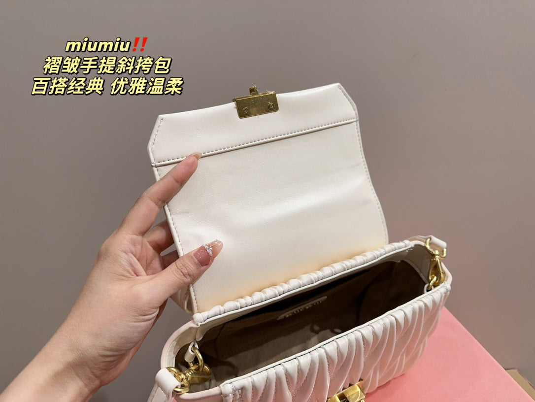 MIU MIU HANDBAG 20 IN WHITE CALFSKIN