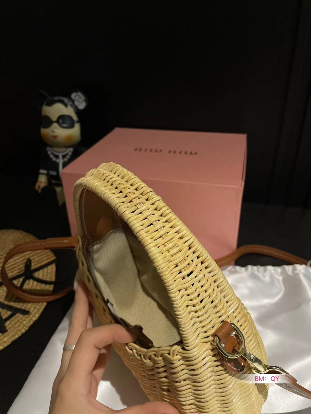 MIU MIU WANDER 25 WICKER BAG IN TAN/CARAMEL RATTAN