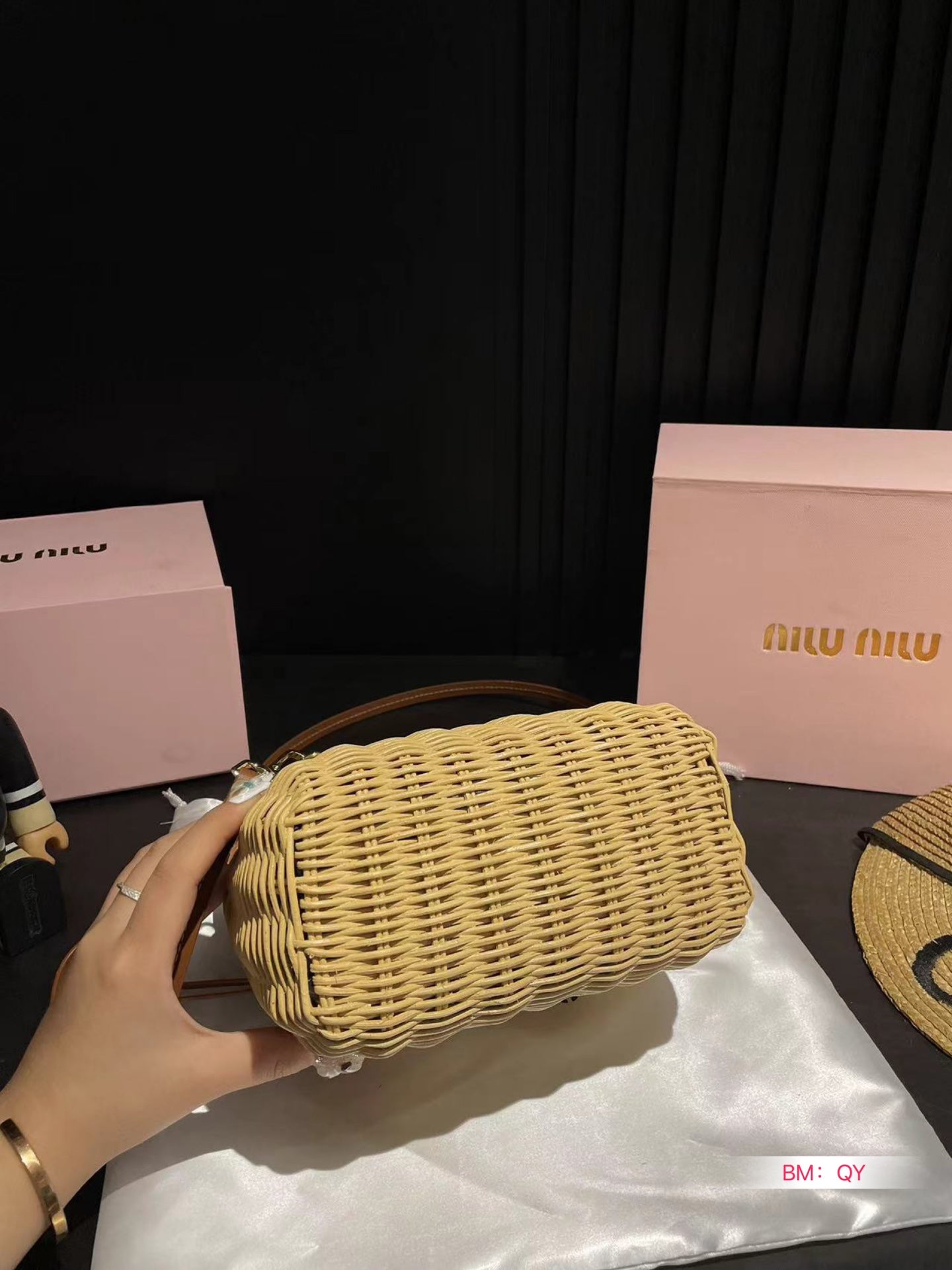 MIU MIU BASKET BAG 18 IN BEIGE/TAN WICKER AND LEATHER