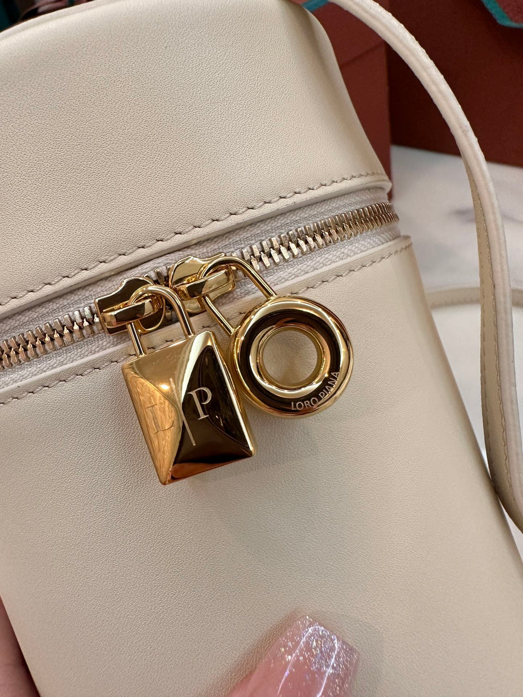LORO PIANA EXTRA CASE MEDIUM 16 BAG IN WHITE CREAM SMOOTH CALFSKIN WITH GOLD HARDWARE