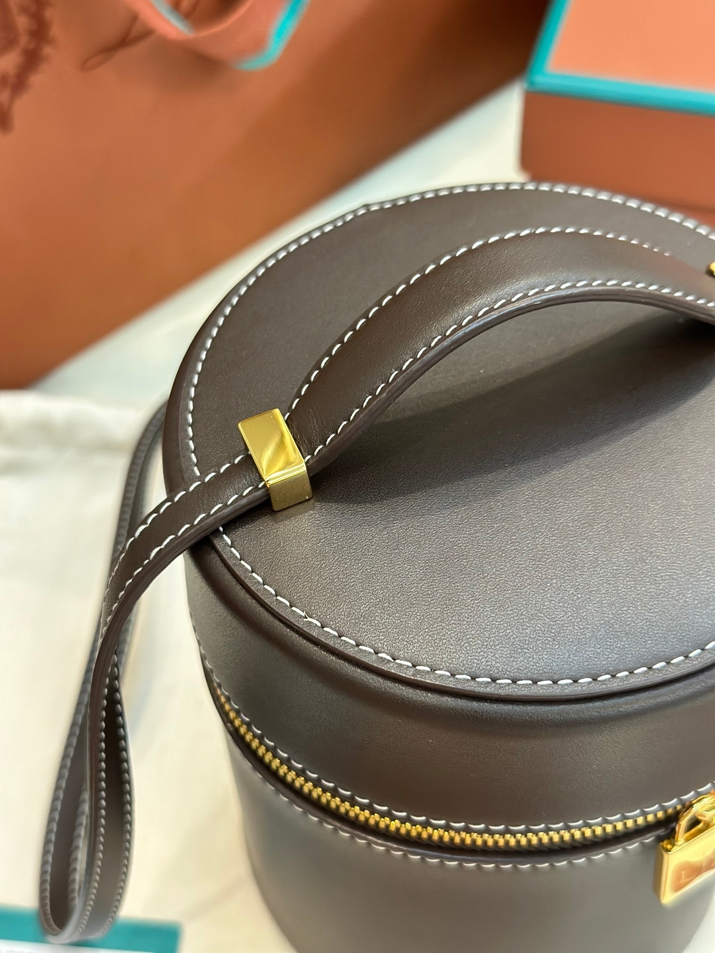 LORO PIANA EXTRA CASE MEDIUM 16 BAG IN CHOCOLATE BROWN SMOOTH CALFSKIN WITH GOLD HARDWARE