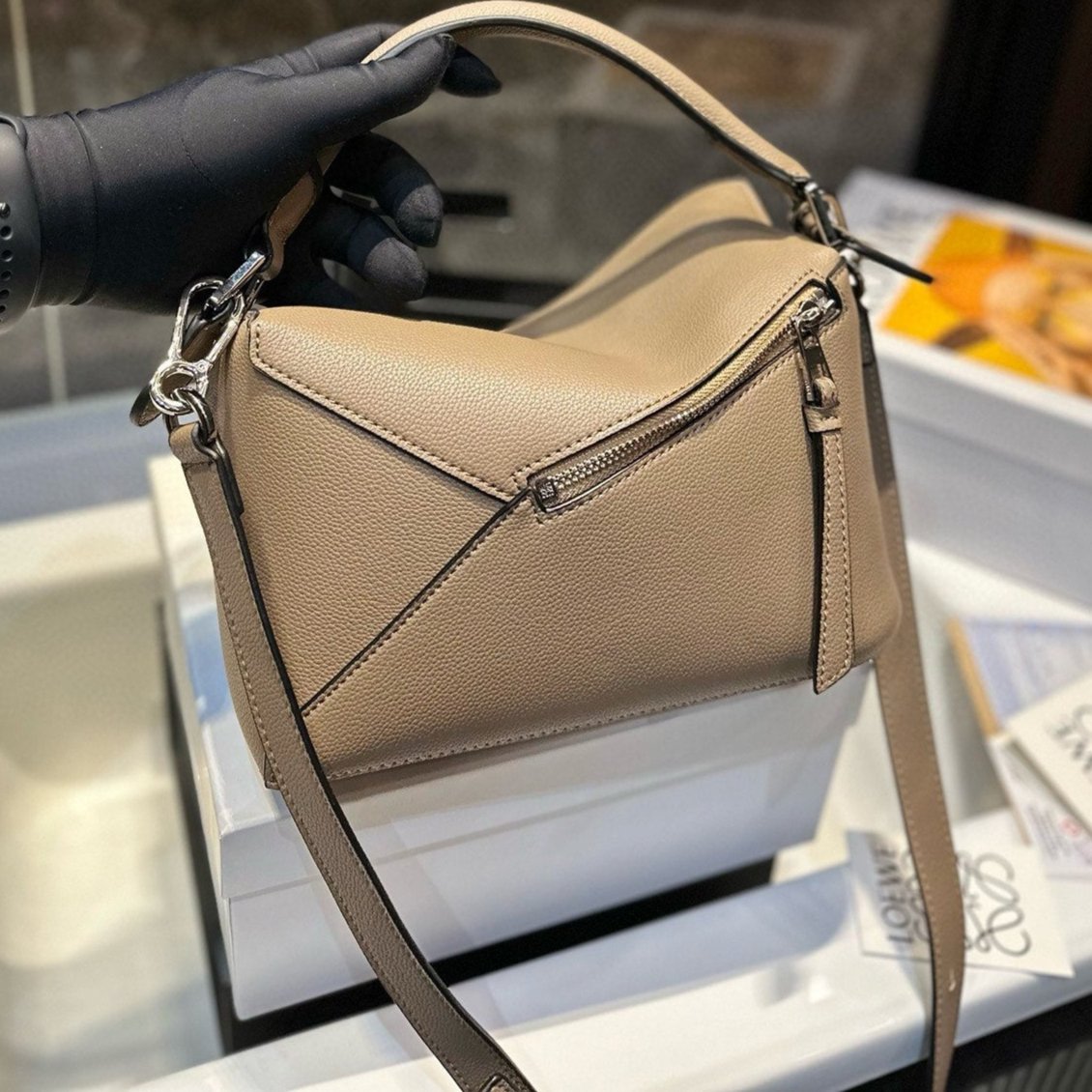 LOEWE SMALL PUZZLE 23 BAG IN CLASSIC PEANUT BROWN CALFSKIN