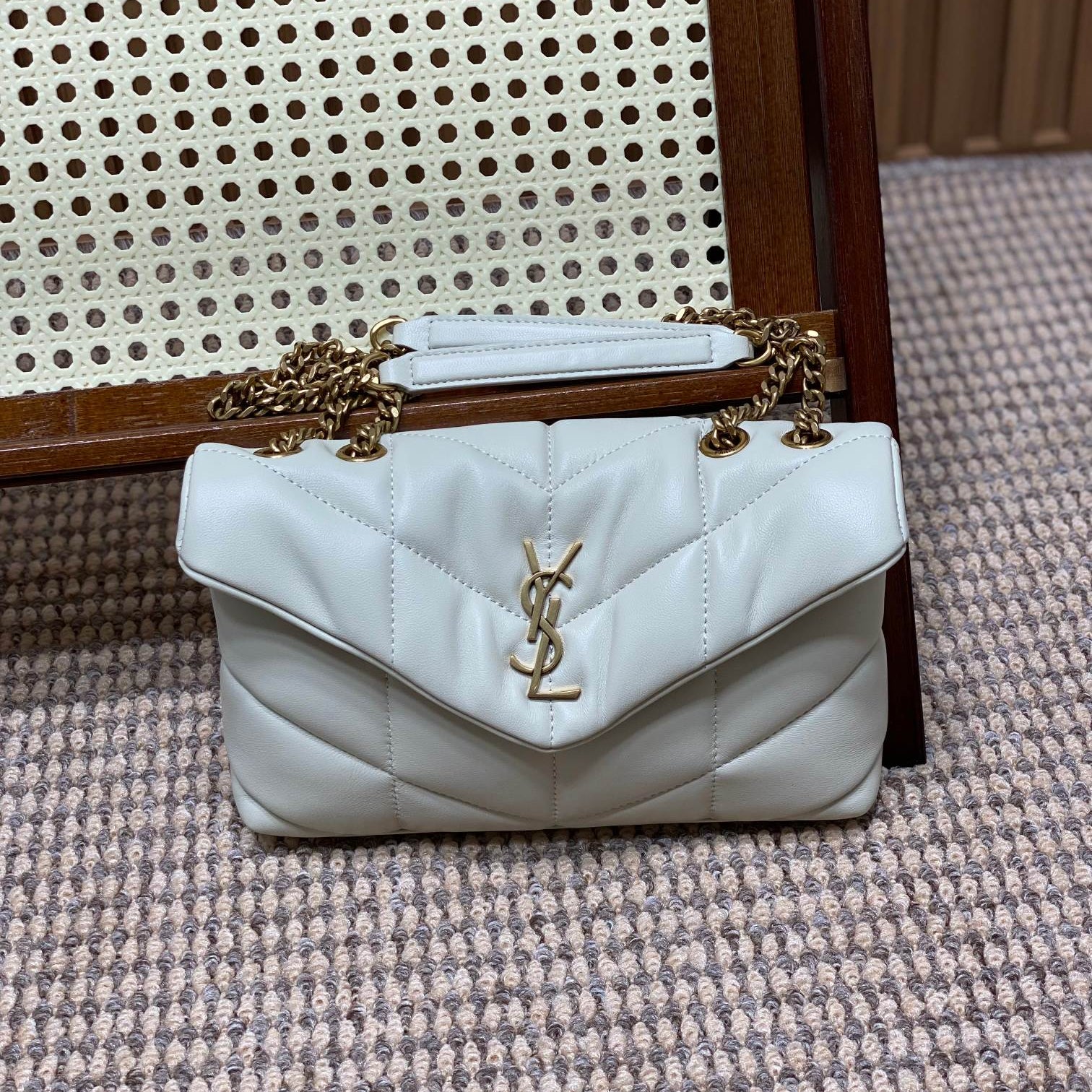 SAINT LAURENT PUFFER TOY 23 IN WHITE LAMBSKIN GOLD HARDWARE