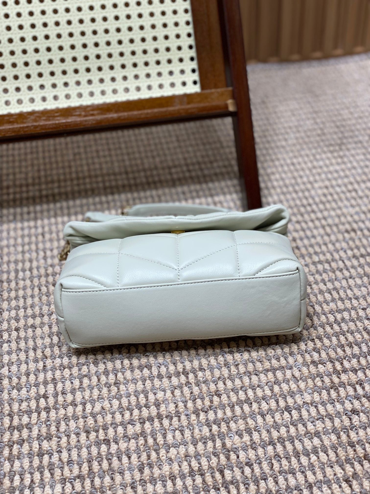 SAINT LAURENT PUFFER TOY 23 IN WHITE LAMBSKIN GOLD HARDWARE
