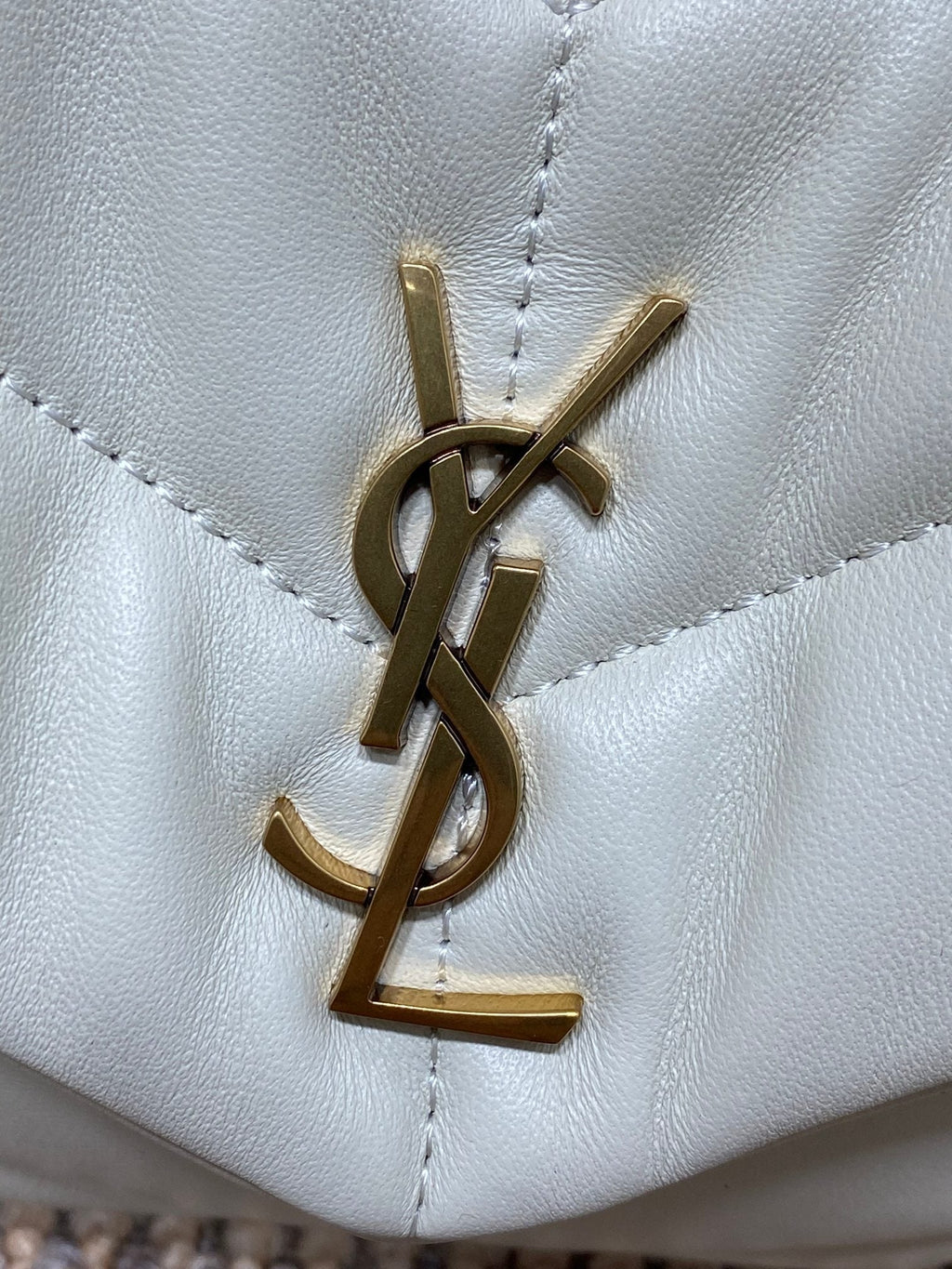 SAINT LAURENT PUFFER TOY 23 IN WHITE LAMBSKIN GOLD HARDWARE
