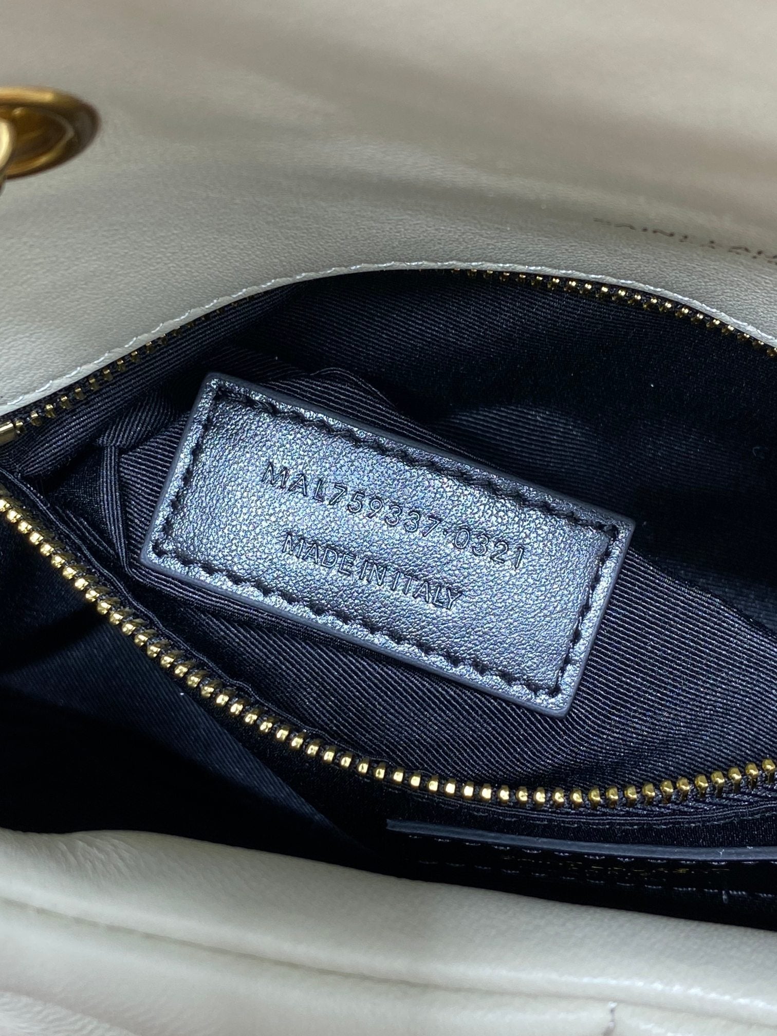 SAINT LAURENT PUFFER TOY 23 IN WHITE LAMBSKIN GOLD HARDWARE