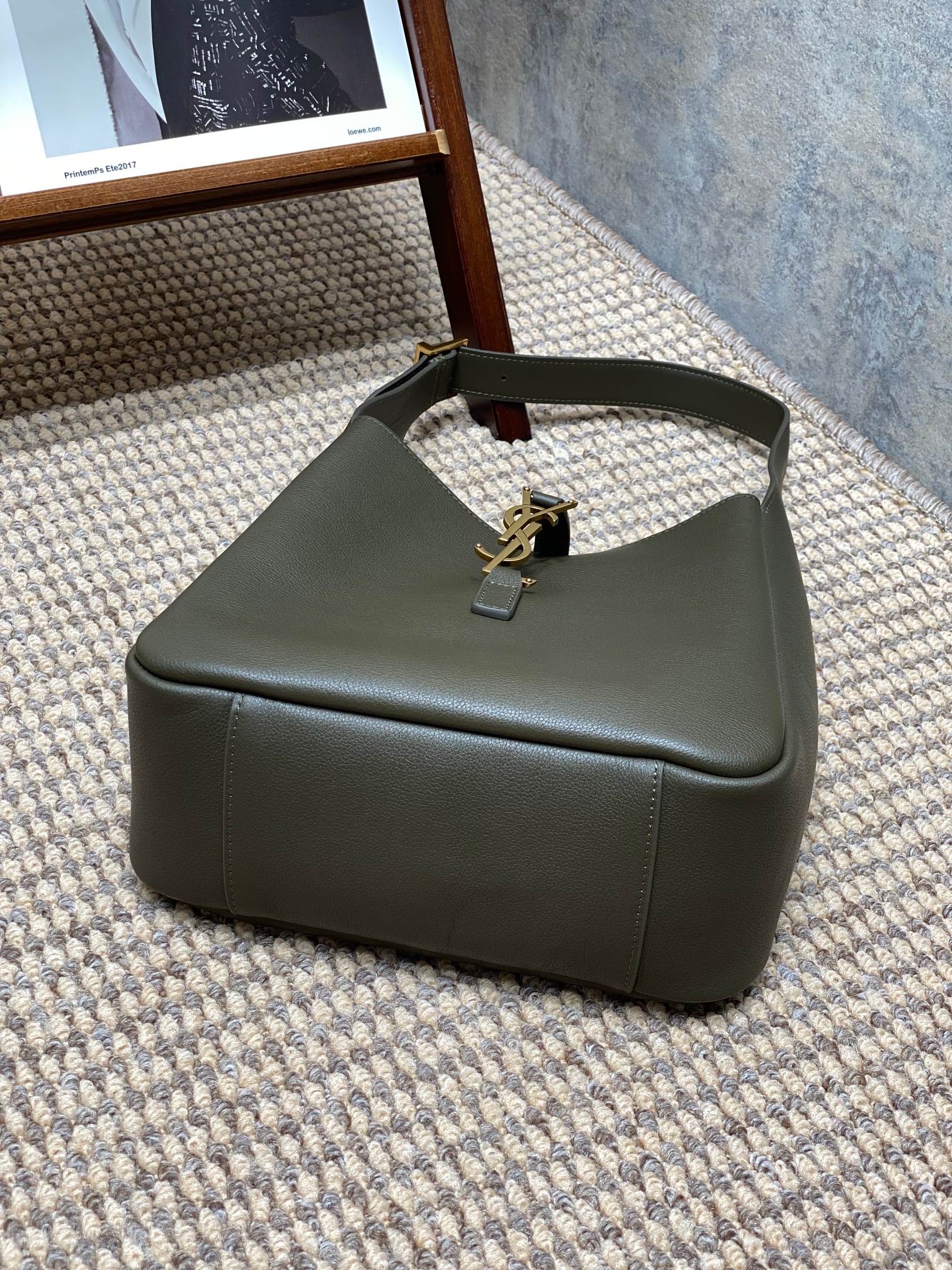 SAINT LAURENT LE 5 À 7 SMALL SUPPLE 22 IN DARK GREEN CALFSKIN GOLD BUCKLE