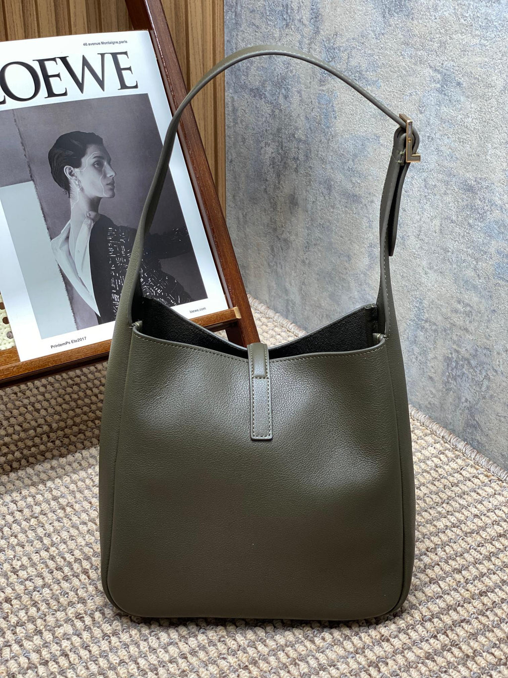 SAINT LAURENT LE 5 À 7 SMALL SUPPLE 22 IN DARK GREEN CALFSKIN GOLD BUCKLE