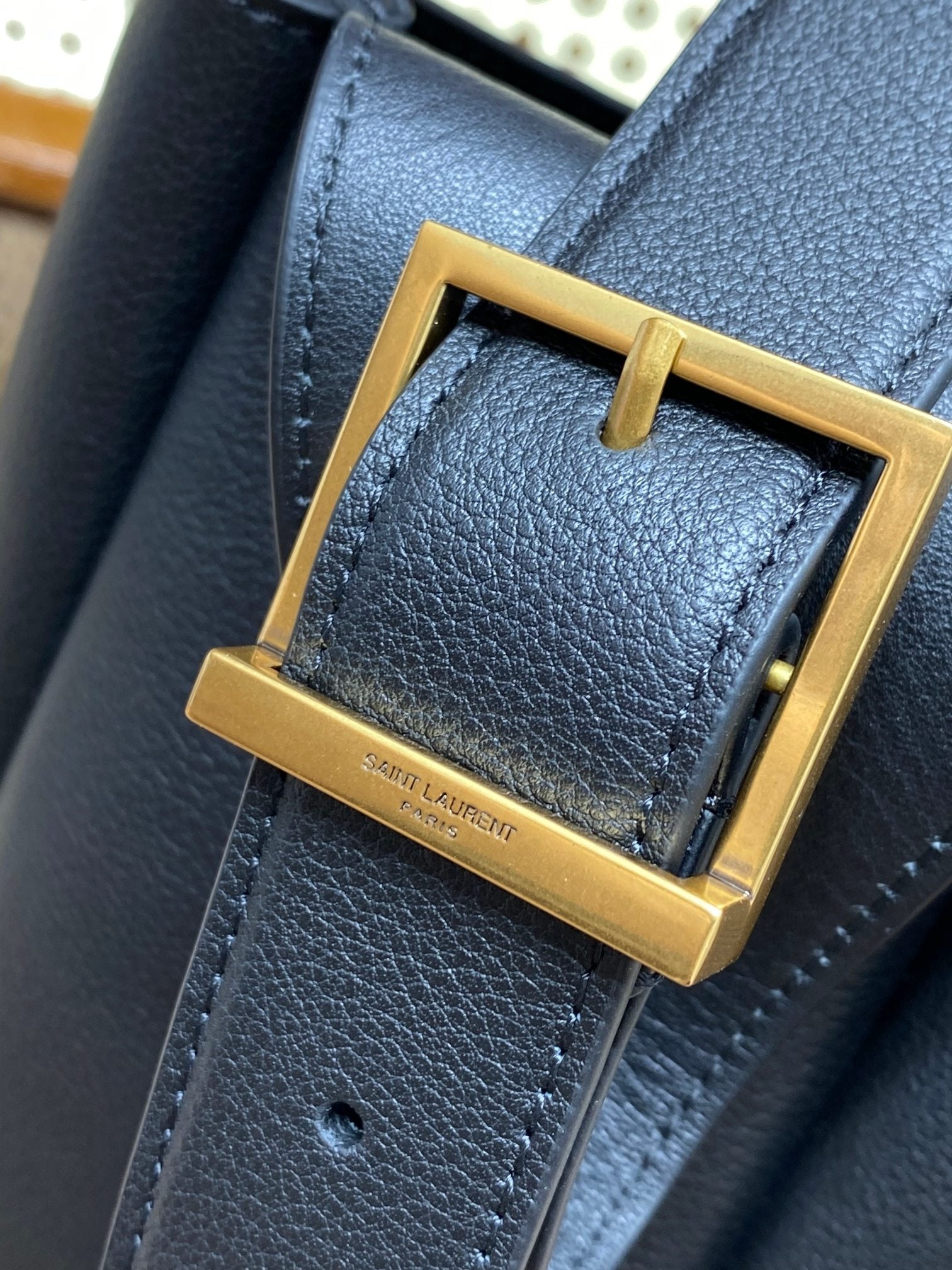 SAINT LAURENT LE 5 À 7 LARGE SUPPLE BAG 31 IN BLACK CALFSKIN