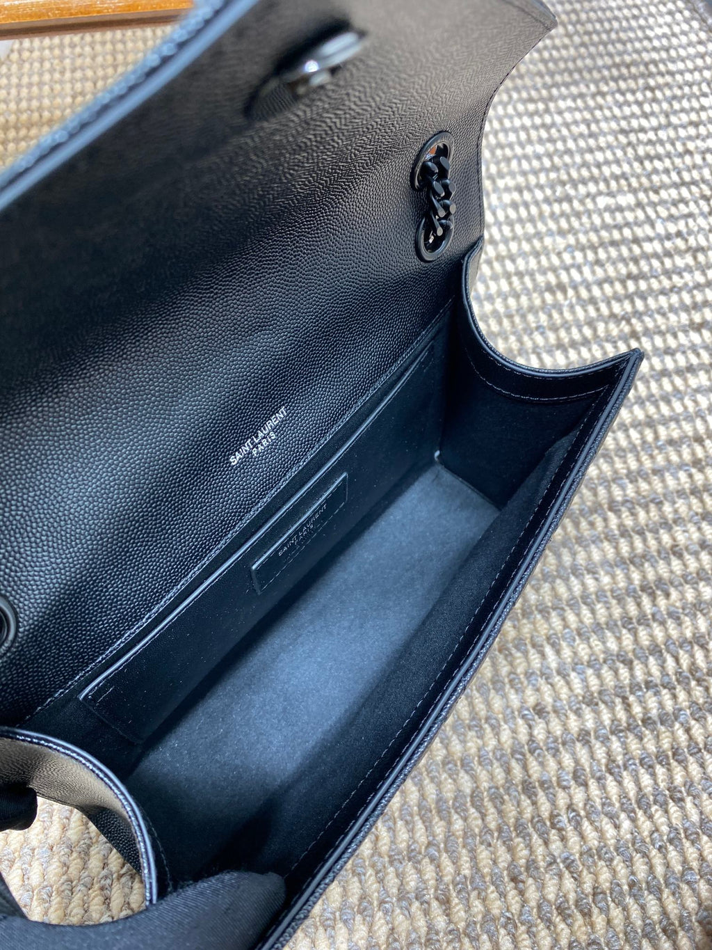 SAINT LAURENT ENVELOPE CHAIN BAG 24 IN BLACK CALFSKIN