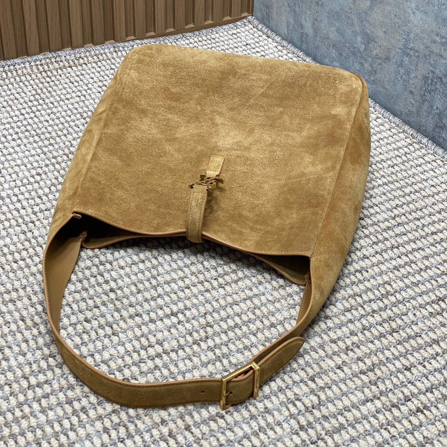 SAINT LAURENT LE 5 À 7 SUPPLE BAG 31 IN PEANUT BROWN SUEDE