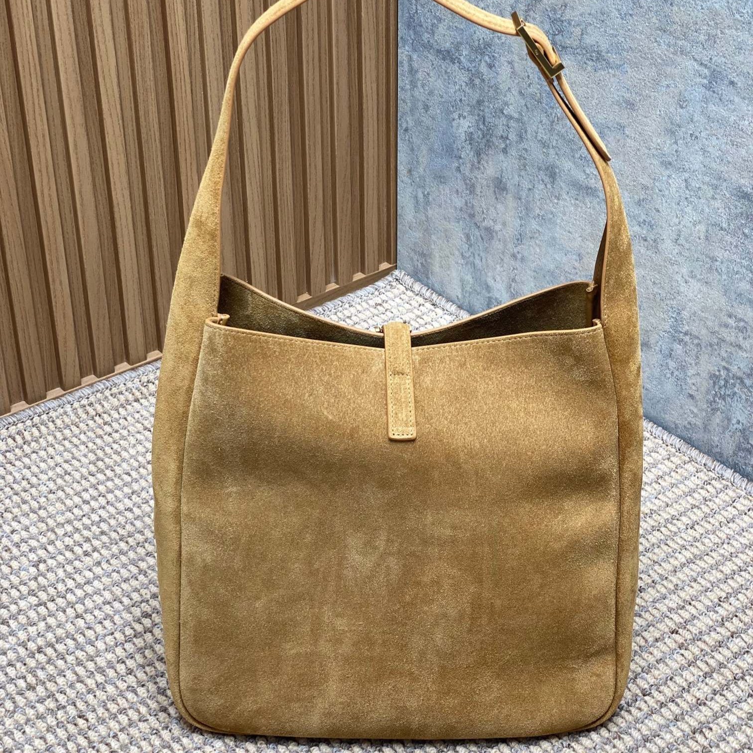 SAINT LAURENT LE 5 À 7 SUPPLE BAG 31 IN PEANUT BROWN SUEDE