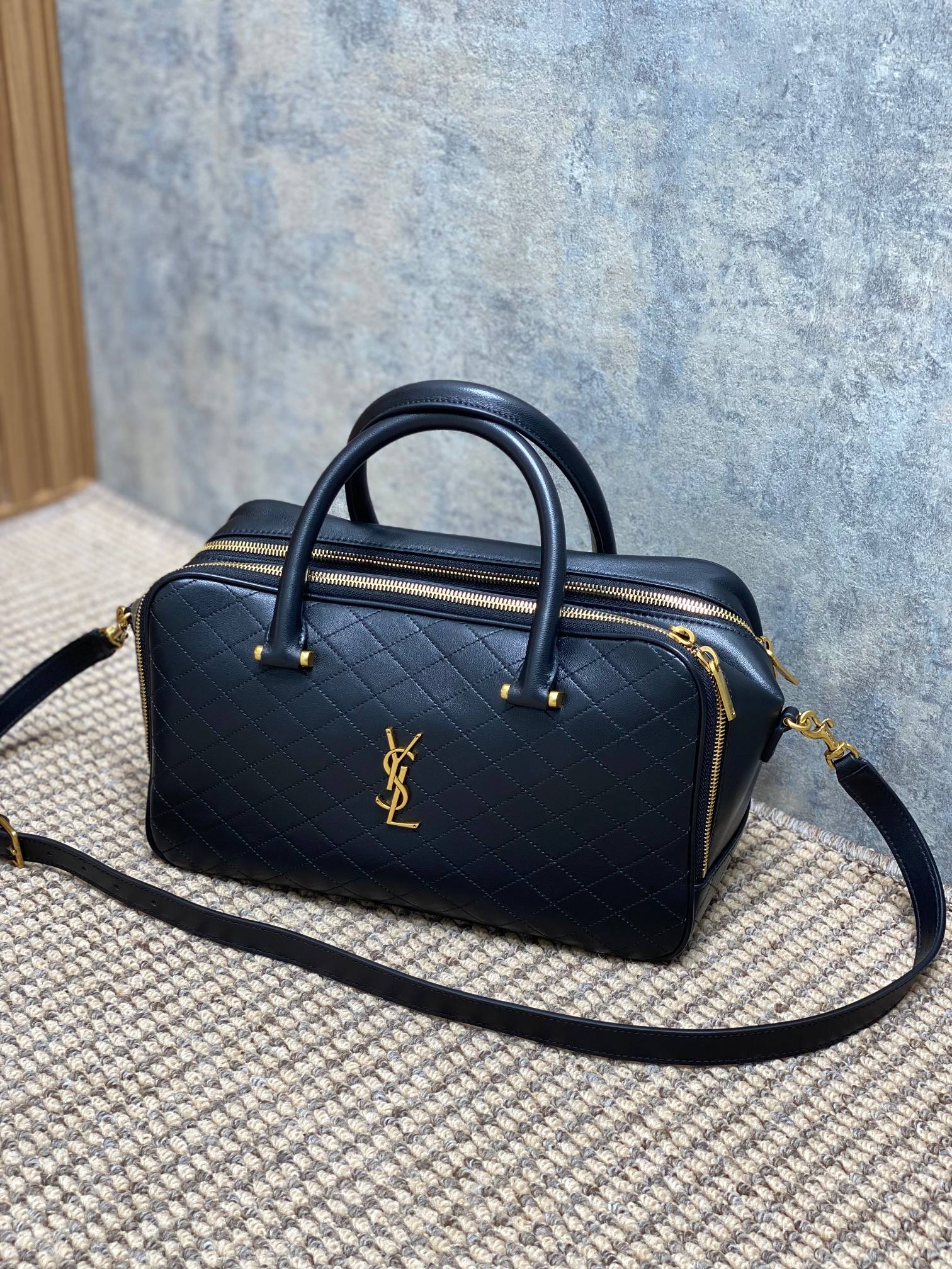 SAINT LAURENT SMALL TRAVEL BAG 31 IN BLACK QUILTED LAMBSKIN GOLD HARDWARE