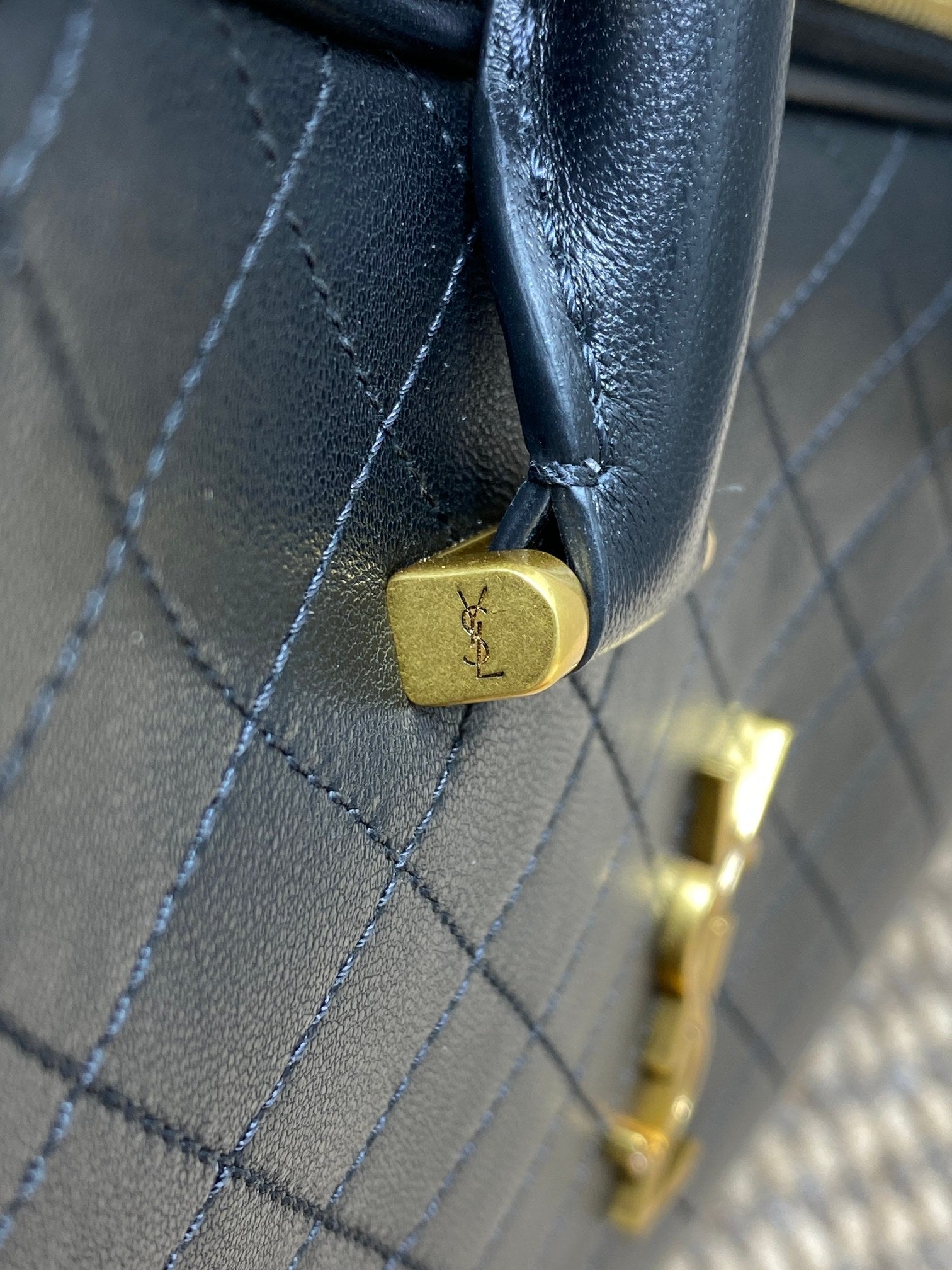 SAINT LAURENT SMALL TRAVEL BAG 31 IN BLACK QUILTED LAMBSKIN GOLD HARDWARE