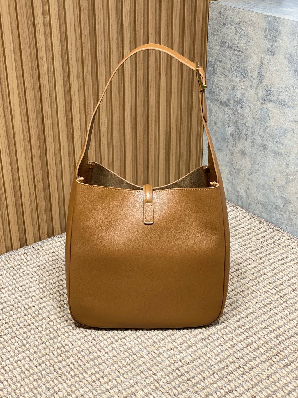 SAINT LAURENT LE 5 À 7 LARGE SUPPLE BAG 31 IN TORTILLA BROWN CALFSKIN