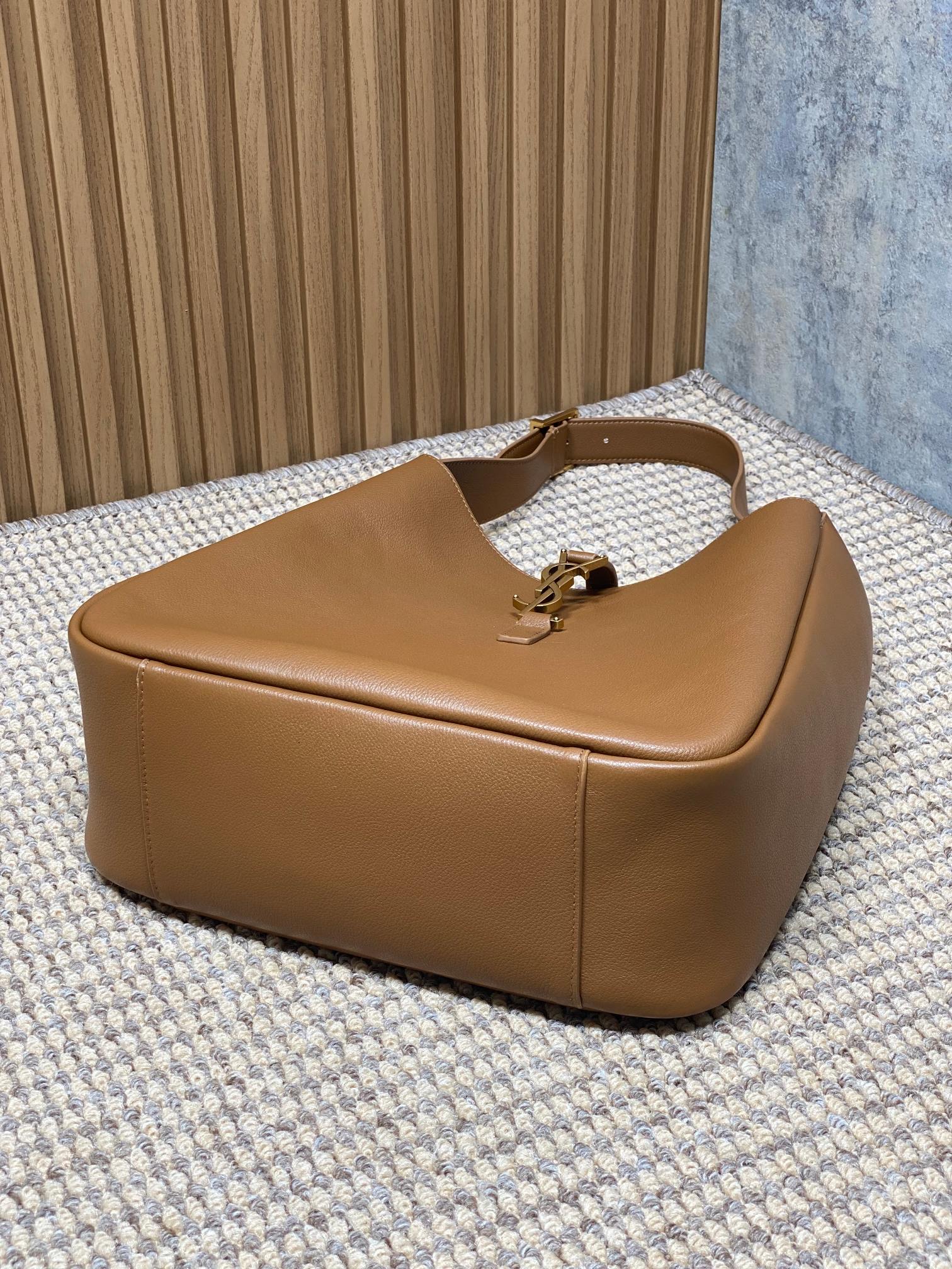 SAINT LAURENT LE 5 À 7 LARGE SUPPLE BAG 31 IN TORTILLA BROWN CALFSKIN