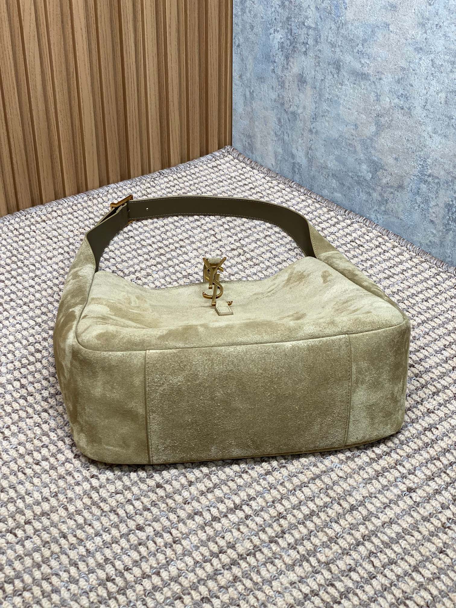 SAINT LAURENT LE 5 À 7 SUPPLE BAG 31 IN KHAKI BROWN SUEDE