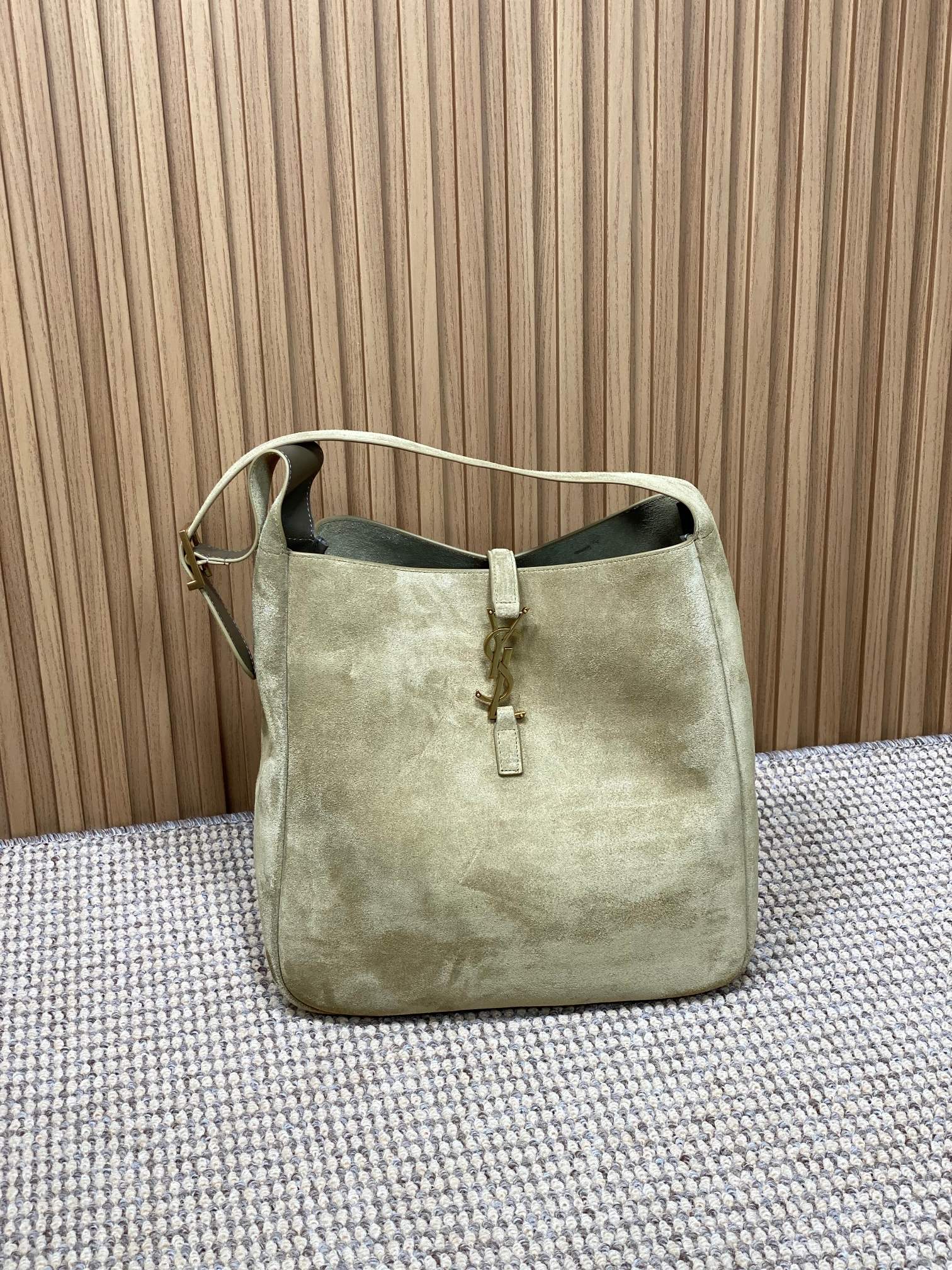 SAINT LAURENT LE 5 À 7 SUPPLE BAG 31 IN KHAKI BROWN SUEDE
