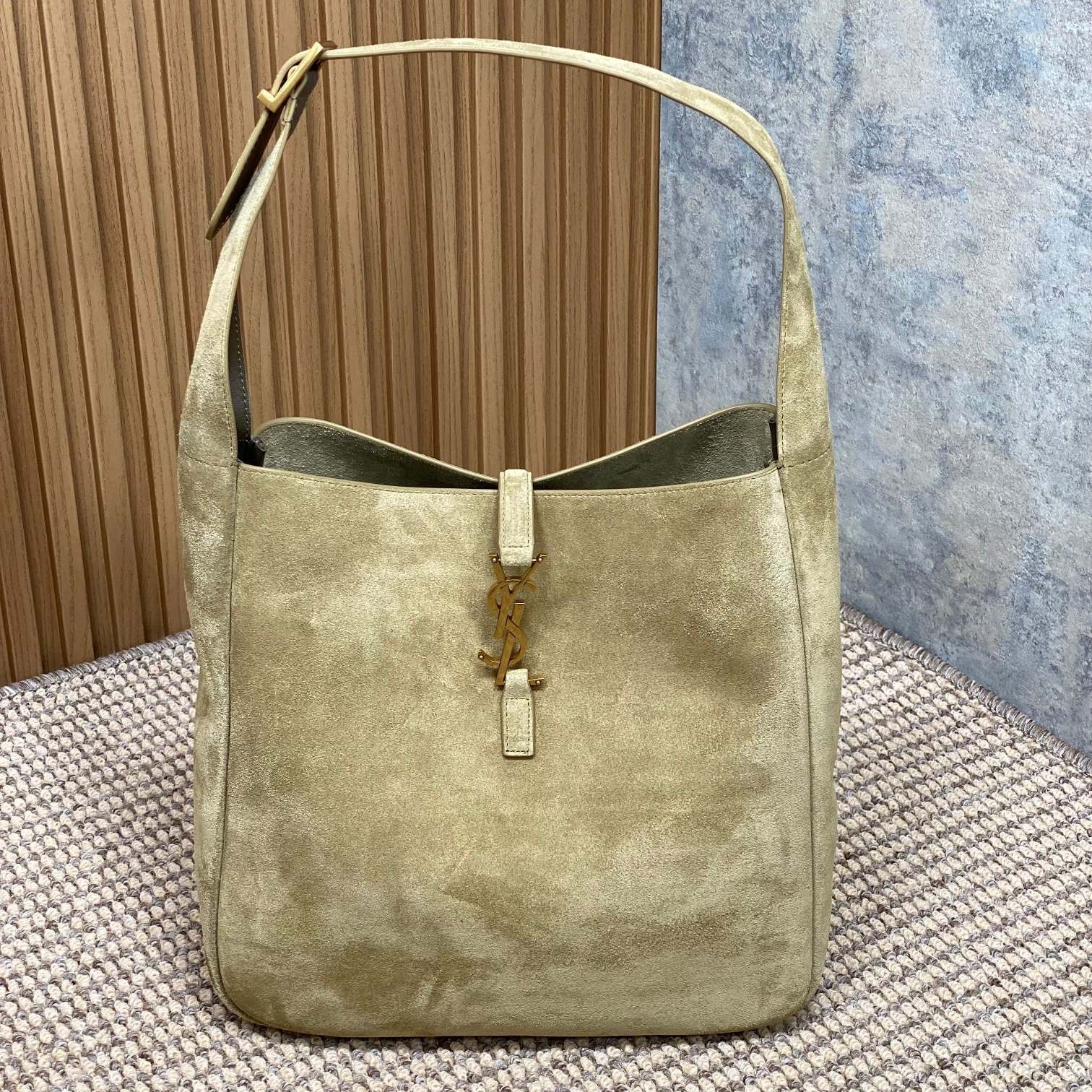 SAINT LAURENT LE 5 À 7 SUPPLE BAG 31 IN KHAKI BROWN SUEDE