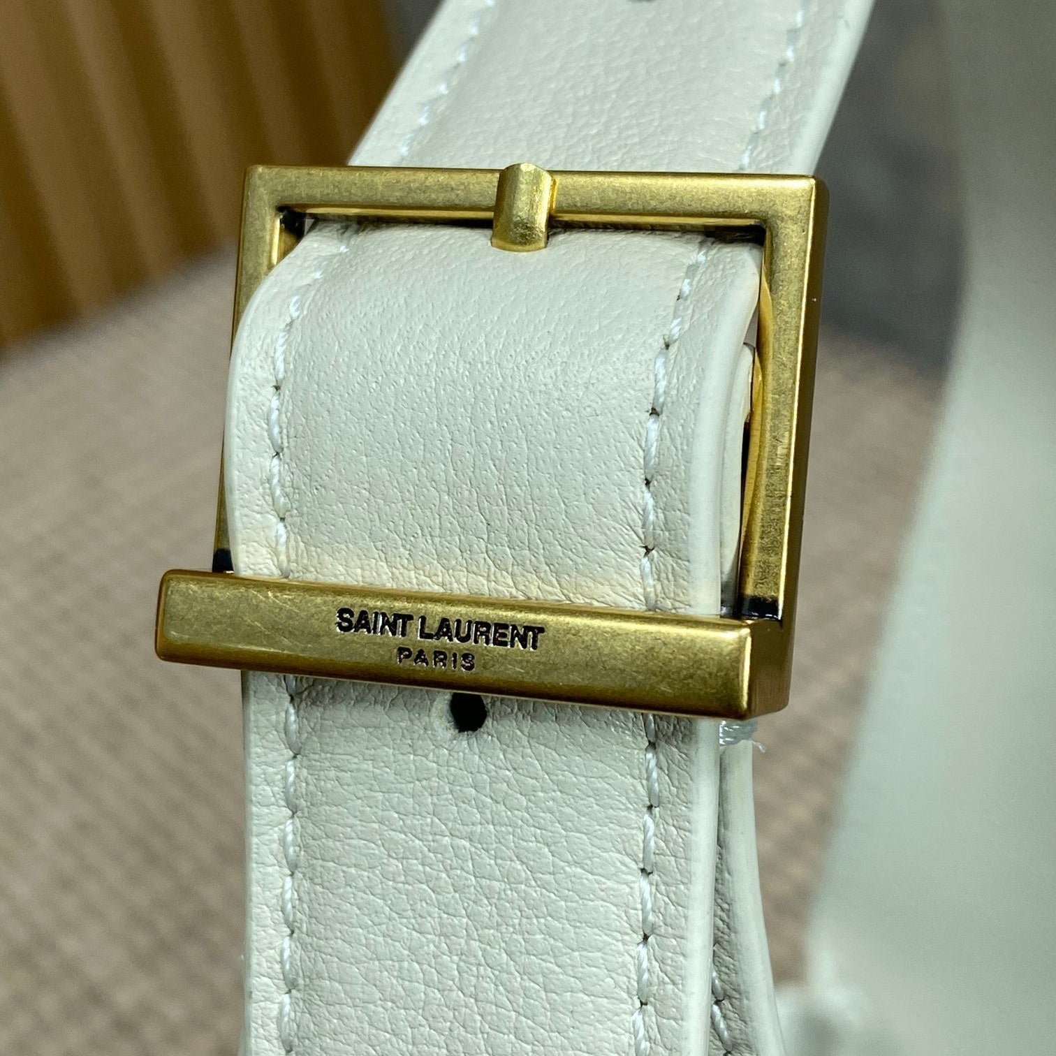 SAINT LAURENT LE 5 À 7 SMALL SUPPLE 22 IN WHITE CALFSKIN GOLD BUCKLE
