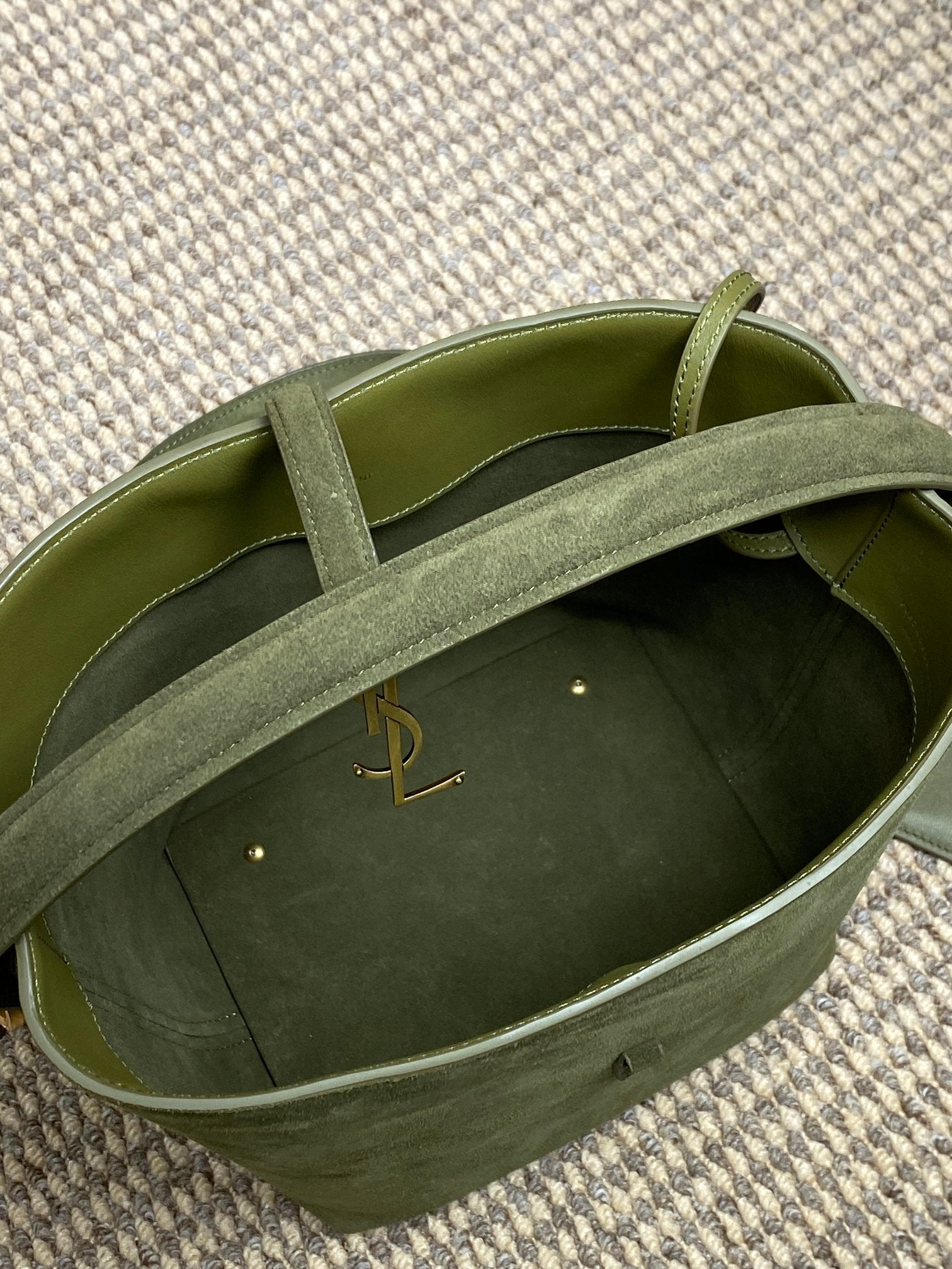 SAINT LAURENT LE 37 SMALL BUCKET BAG 25 IN HUNTER GREEN SUEDE GOLD HARDWARE