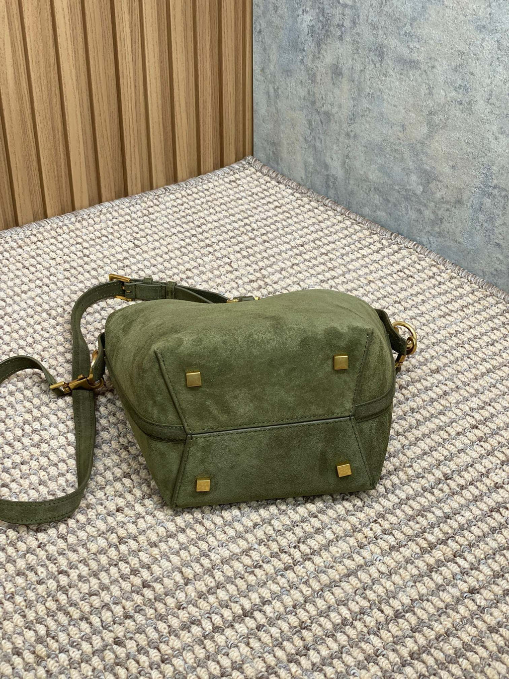 SAINT LAURENT LE 37 SMALL BUCKET BAG 20 IN HUNTER GREEN SUEDE GOLD HARDWARE