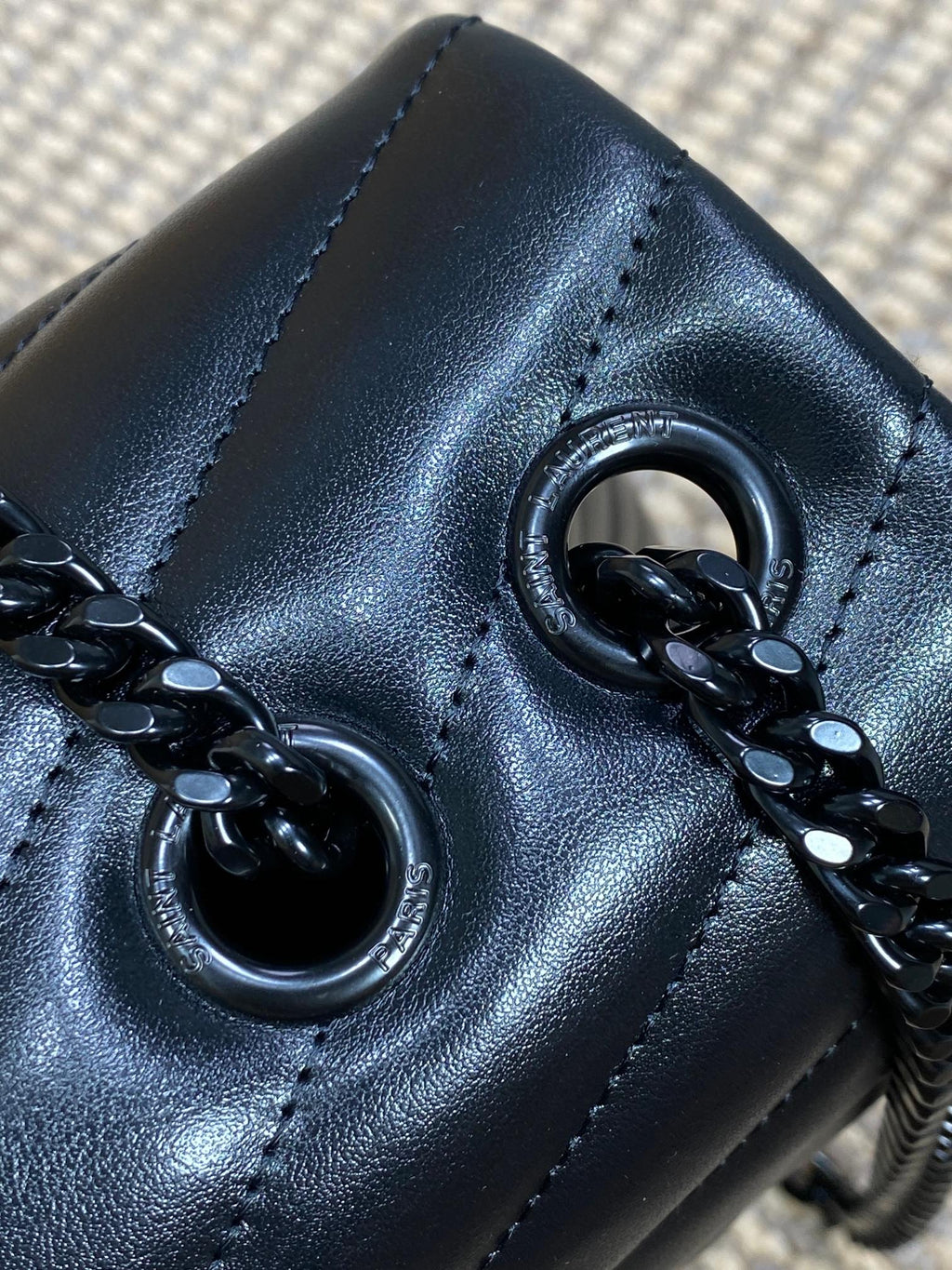 SAINT LAURENT LOULOU SHOULDER BAG 32 IN BLACK QUILTED LAMBSKIN BLACK HARDWARE
