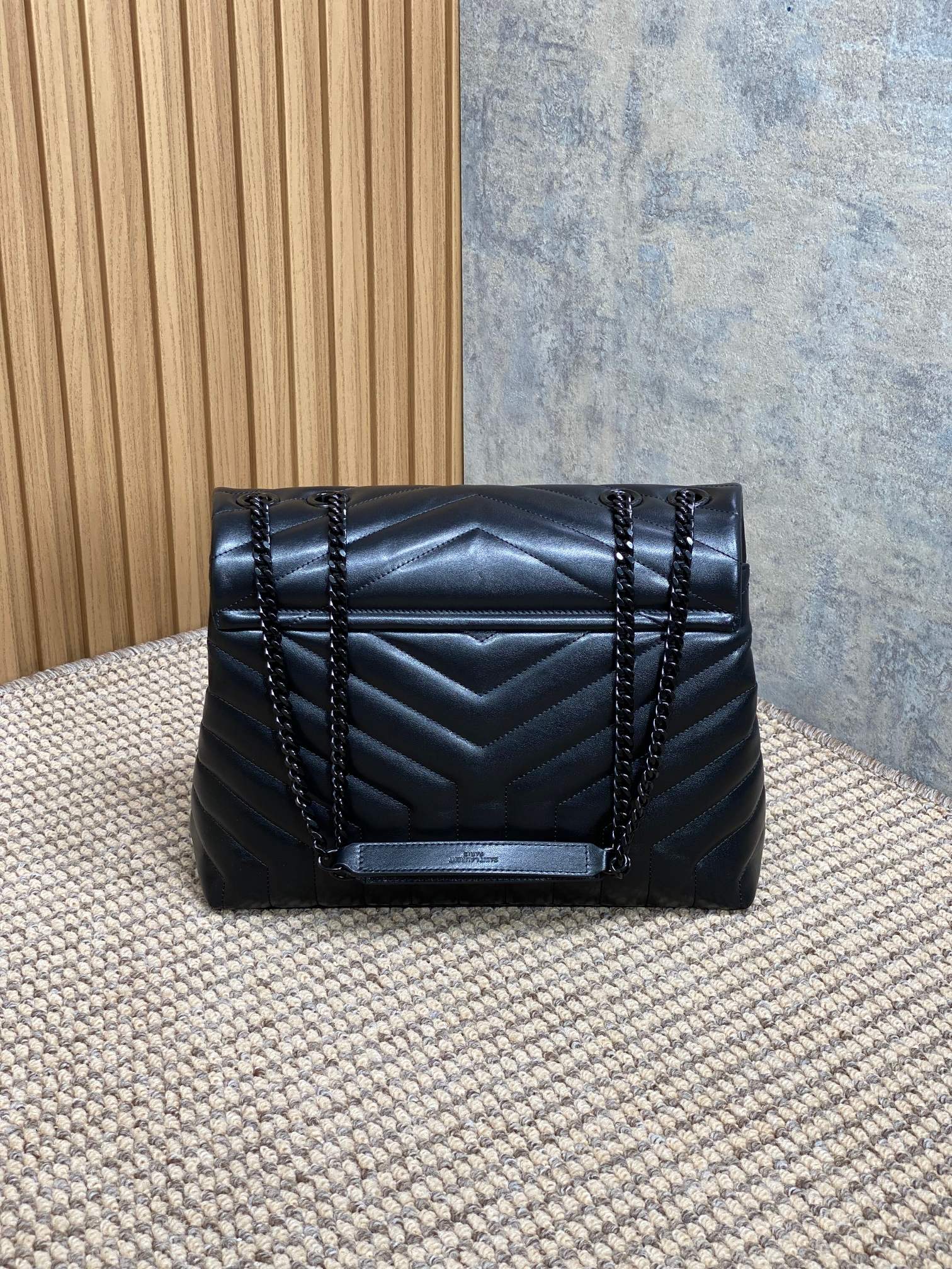 SAINT LAURENT LOULOU SHOULDER BAG 32 IN BLACK QUILTED LAMBSKIN BLACK HARDWARE