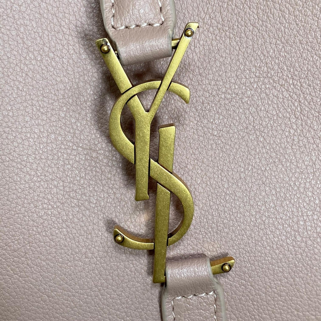 SAINT LAURENT LE 5 À 7 SMALL SUPPLE 22 IN BABBY PINK CALFSKIN GOLD BUCKLE