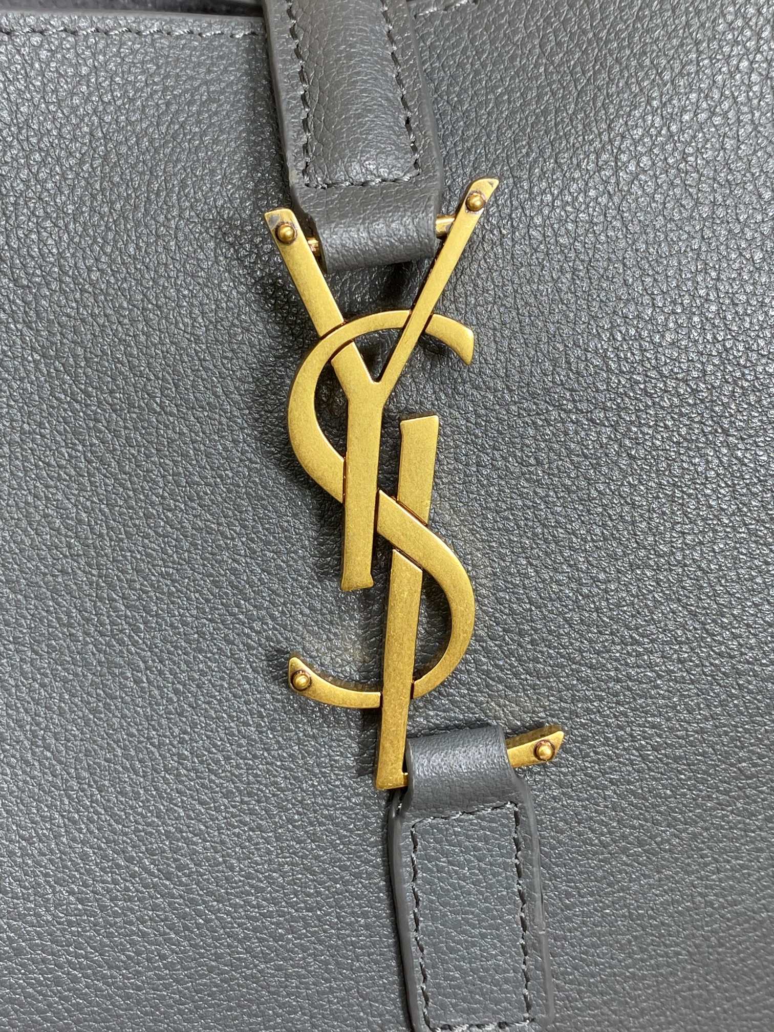 SAINT LAURENT LE 5 À 7 SMALL SUPPLE 22 IN NEPAL BLUE CALFSKIN GOLD BUCKLE
