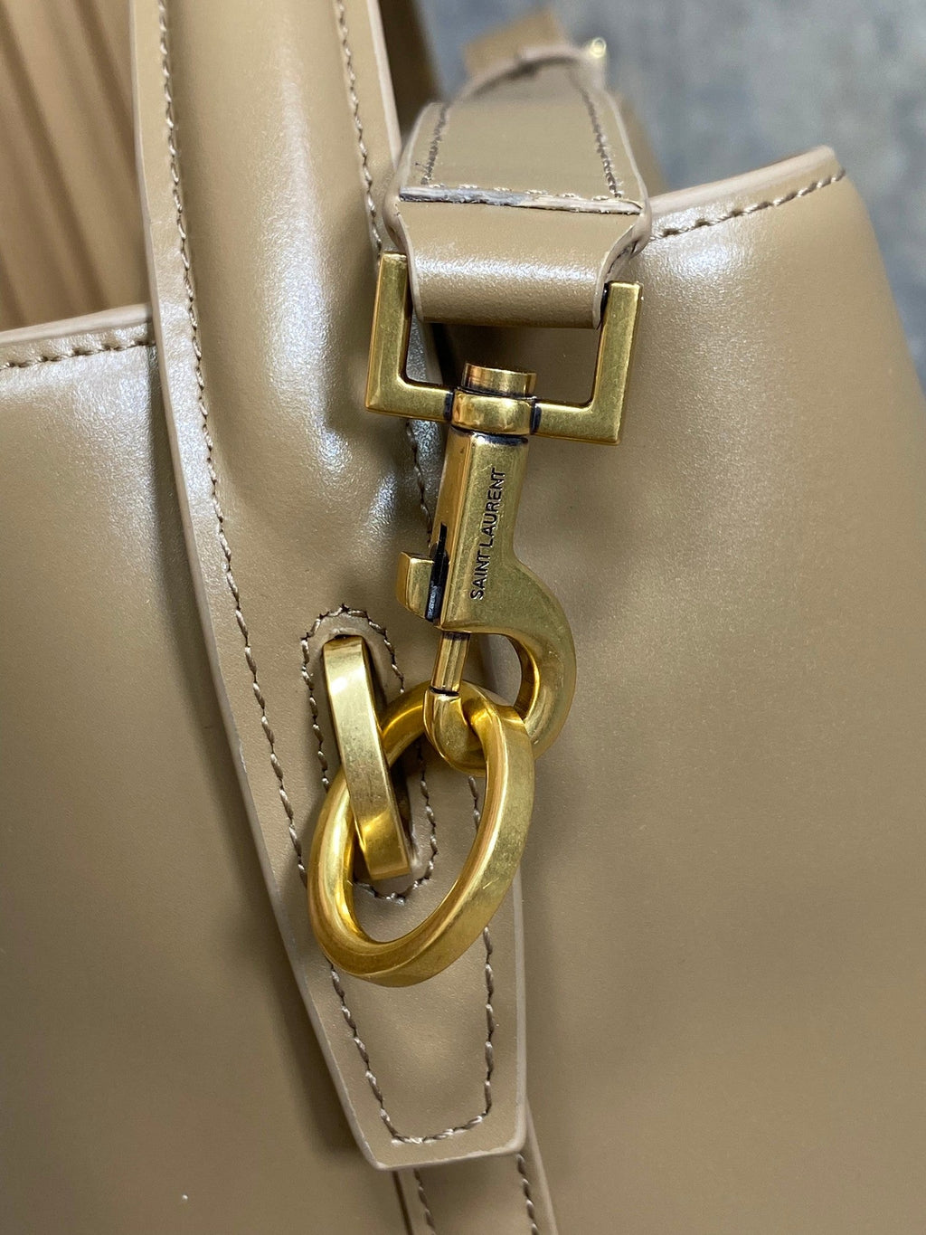 SAINT LAURENT LE 37 MEDIUM BUCKET BAG 25 IN CEDAR BROWN CALFSKIN GOLD HARDWARE