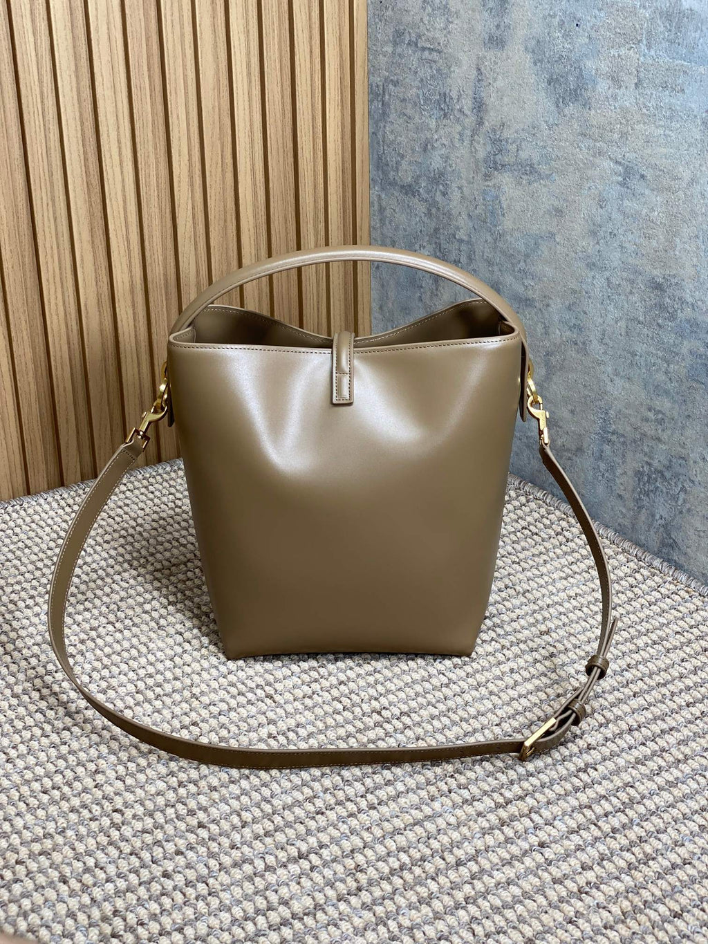 SAINT LAURENT LE 37 MEDIUM BUCKET BAG 25 IN CEDAR BROWN CALFSKIN GOLD HARDWARE