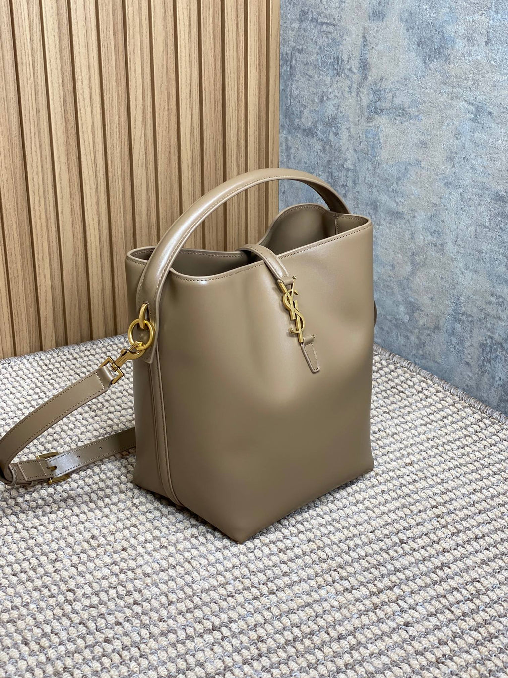 SAINT LAURENT LE 37 MEDIUM BUCKET BAG 25 IN CEDAR BROWN CALFSKIN GOLD HARDWARE