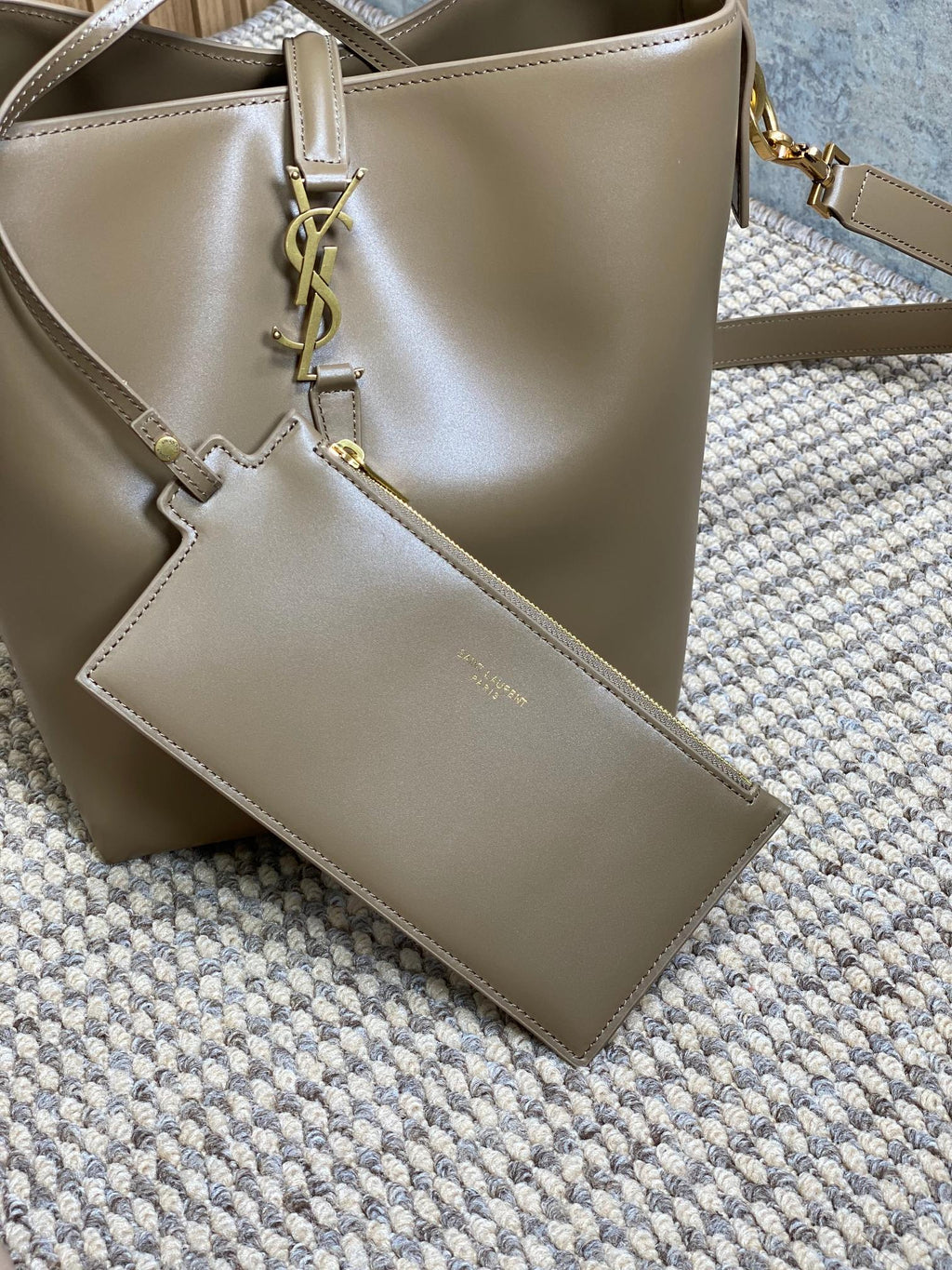 SAINT LAURENT LE 37 MEDIUM BUCKET BAG 25 IN CEDAR BROWN CALFSKIN GOLD HARDWARE