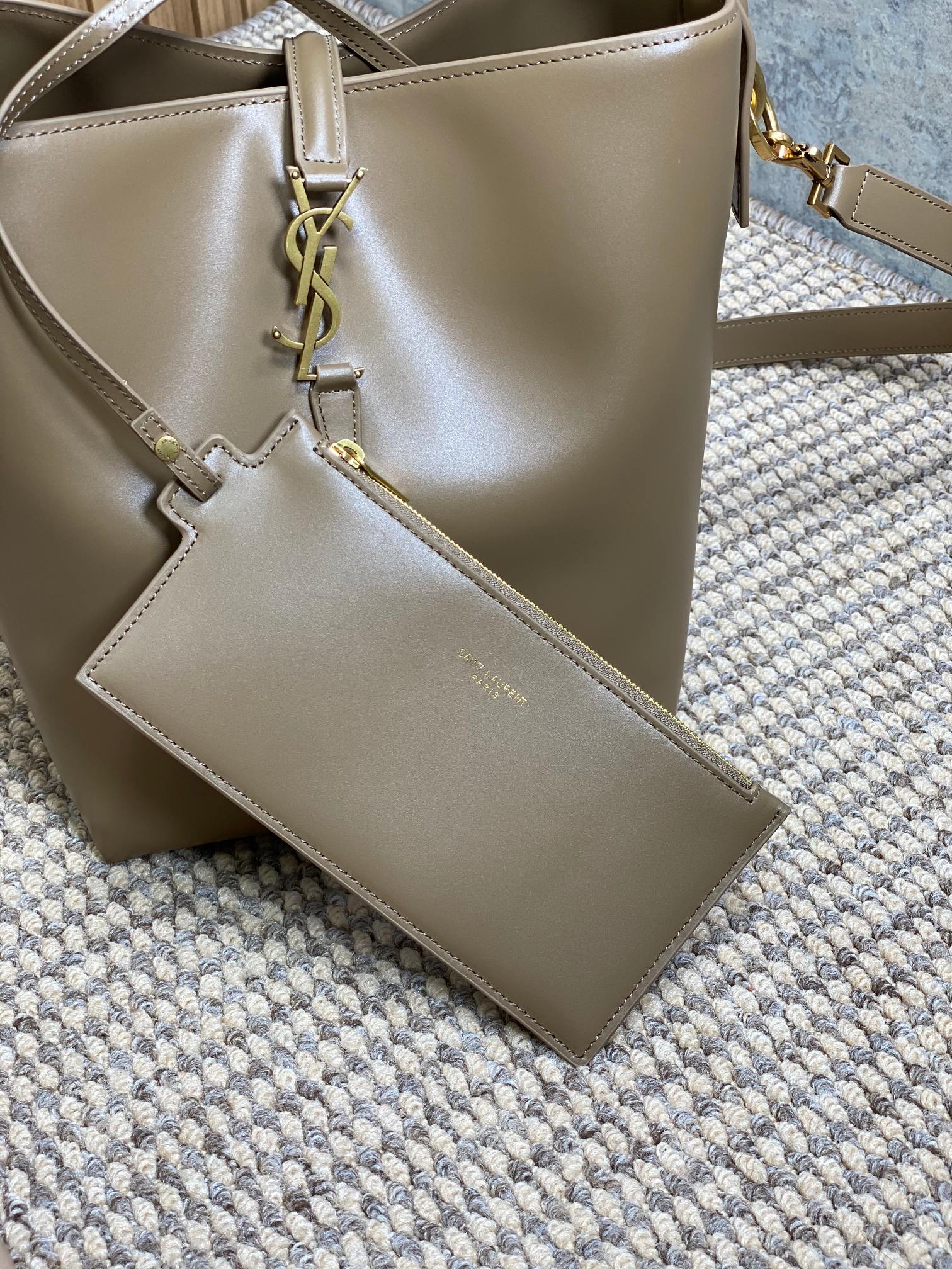 SAINT LAURENT LE 37 MEDIUM BUCKET BAG 25 IN CEDAR BROWN CALFSKIN GOLD HARDWARE
