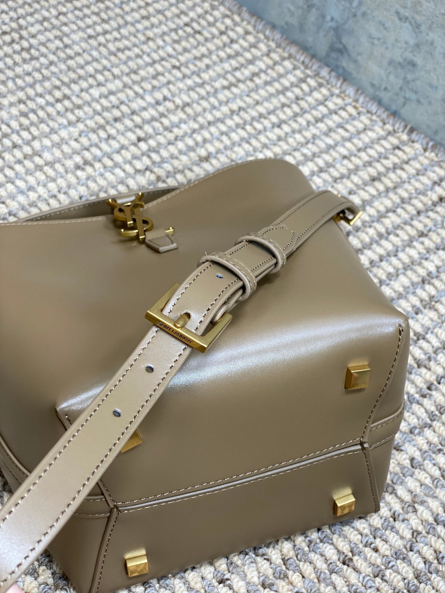 SAINT LAURENT LE 37 SMALL BUCKET BAG 20 IN CEDAR BROWN CALFSKIN GOLD HARDWARE