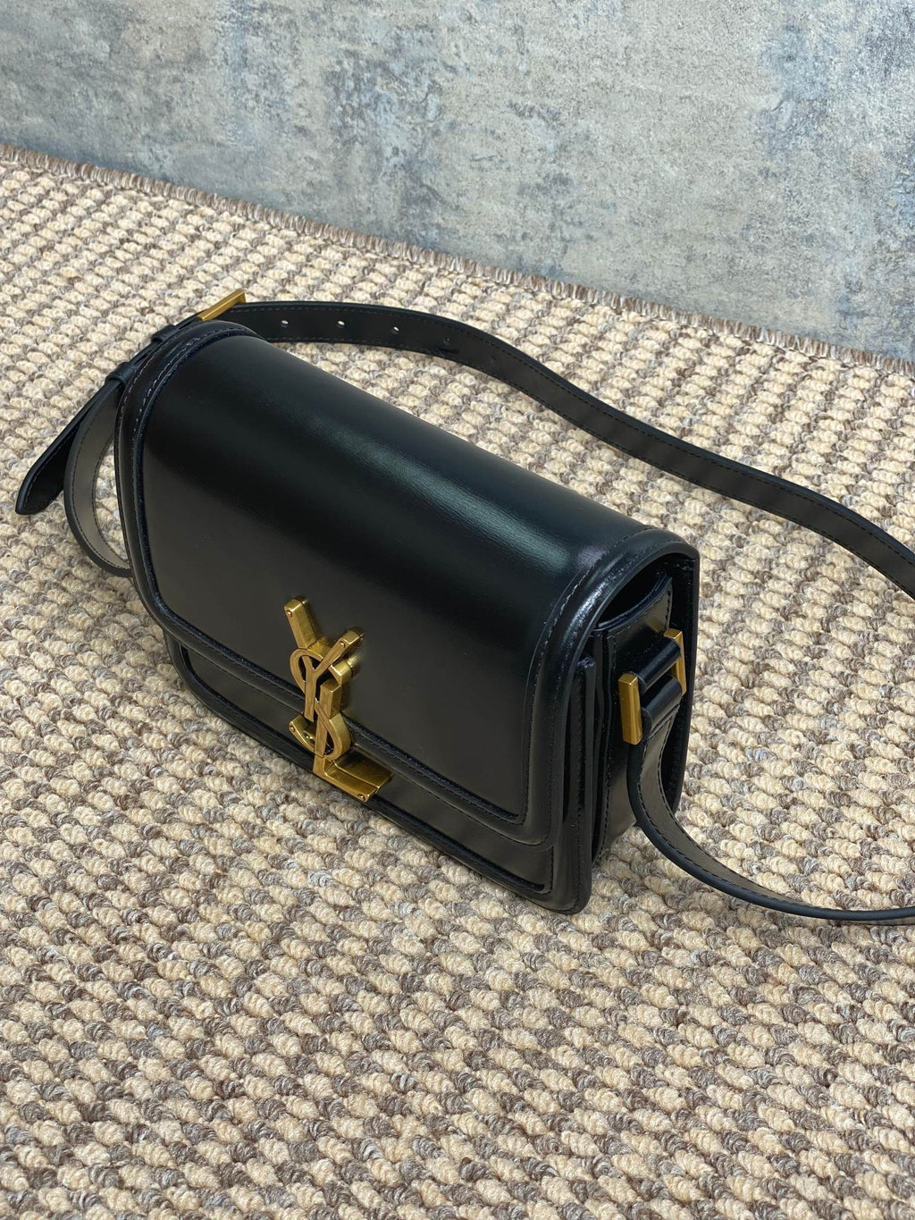 SAINT LAURENT SOLFERINO SMALL SATCHEL 19 IN BLACK CALFSKIN GOLD HARDWARE