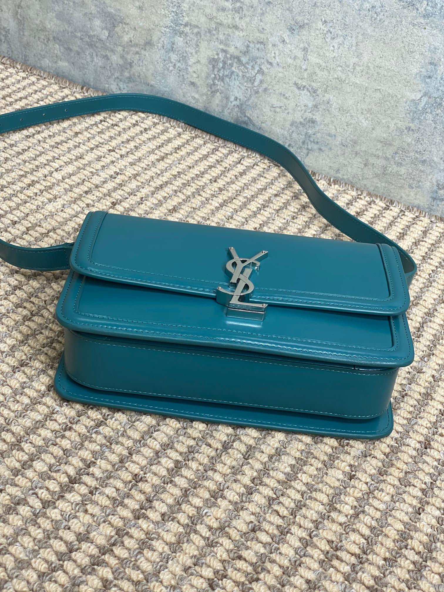 SAINT LAURENT SOLFERINO SMALL SATCHEL 23 IN CERULEAN BLUE CALFSKIN GOLD HARDWARE