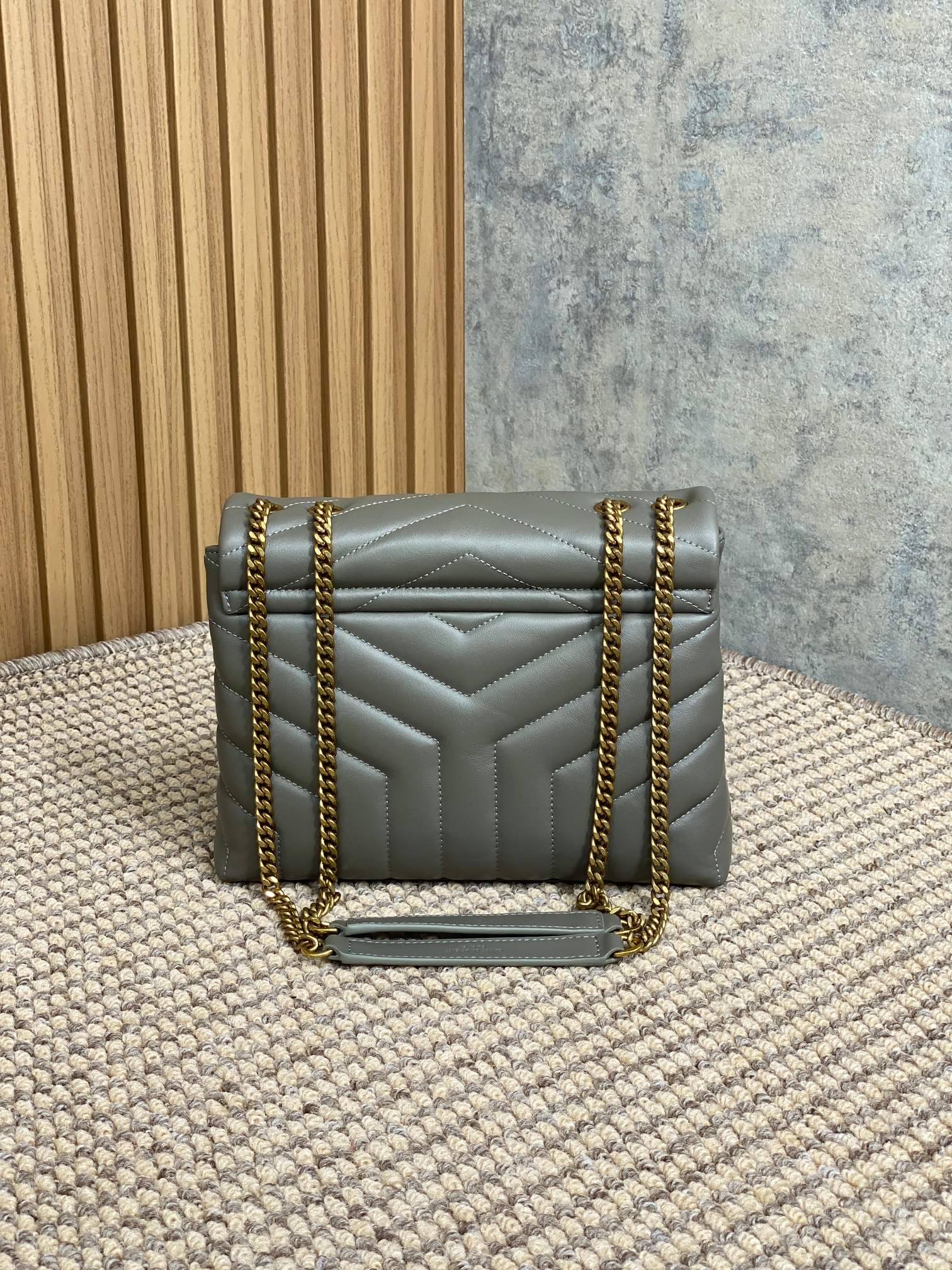 SAINT LAURENT LOULOU SMALL 25 SHOULDER BAG IN DARK GREEN LAMBSKIN GOLD HARDWARE