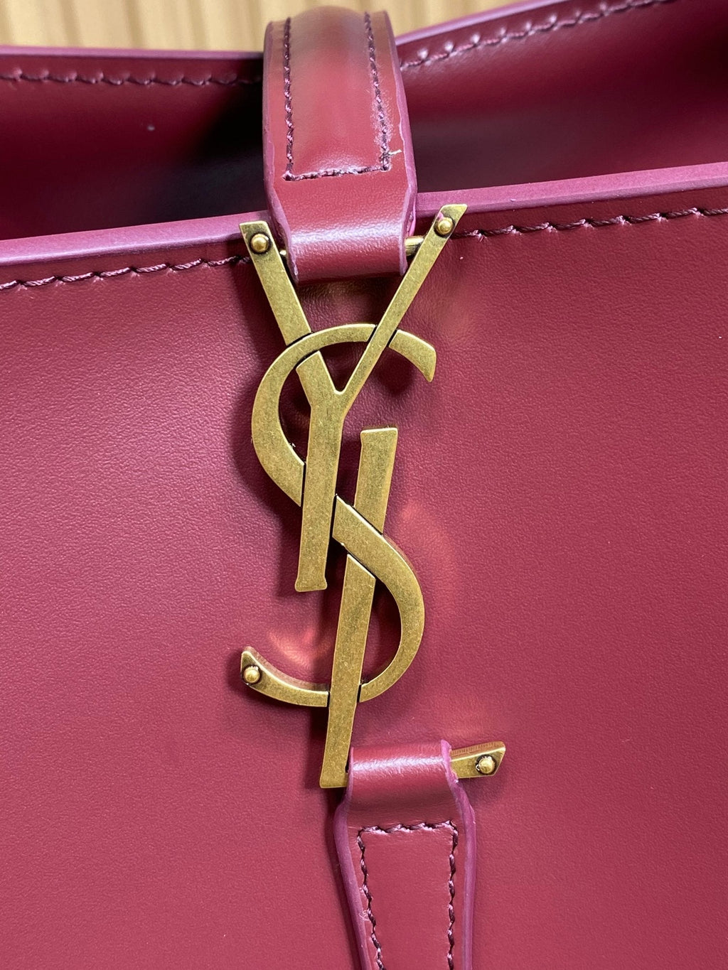 SAINT LAURENT LE 37 SMALL BUCKET BAG 20 IN BURGUNDY RED CALFSKIN GOLD HARDWARE